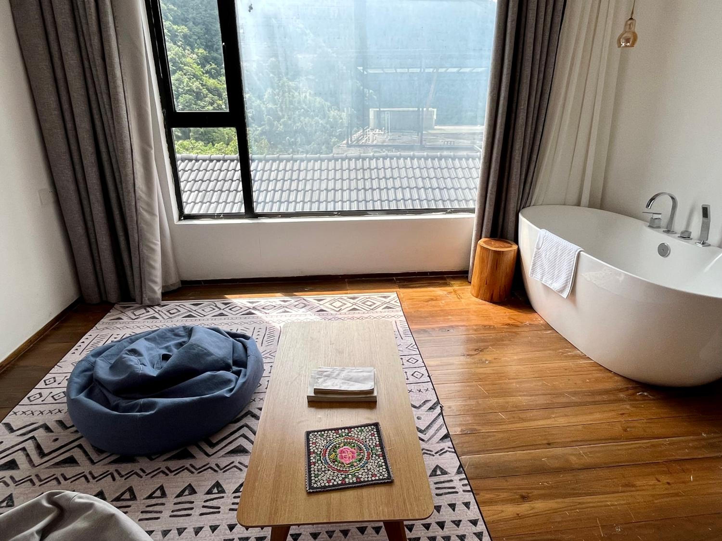 Zhangjiajie national park Purespace --2nights 1free pick-up&book tickets&5min to park