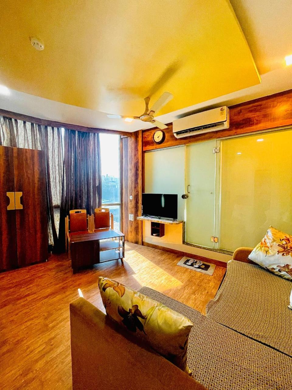 AVIRAHI HOTEL view 2