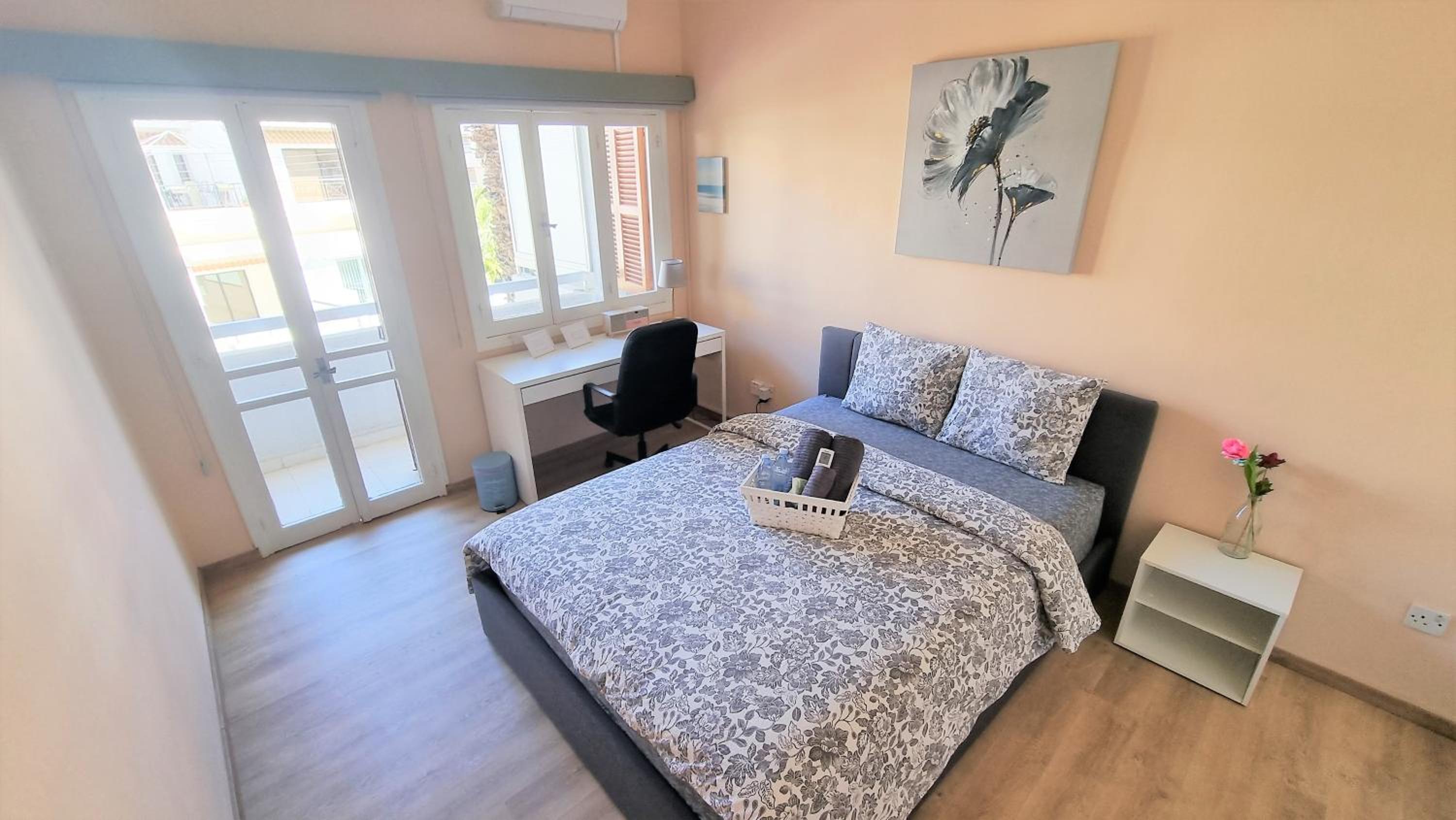 The Urban Oasis - Comfort 2br near the City Center, 200Mbit Internet and Smart TV