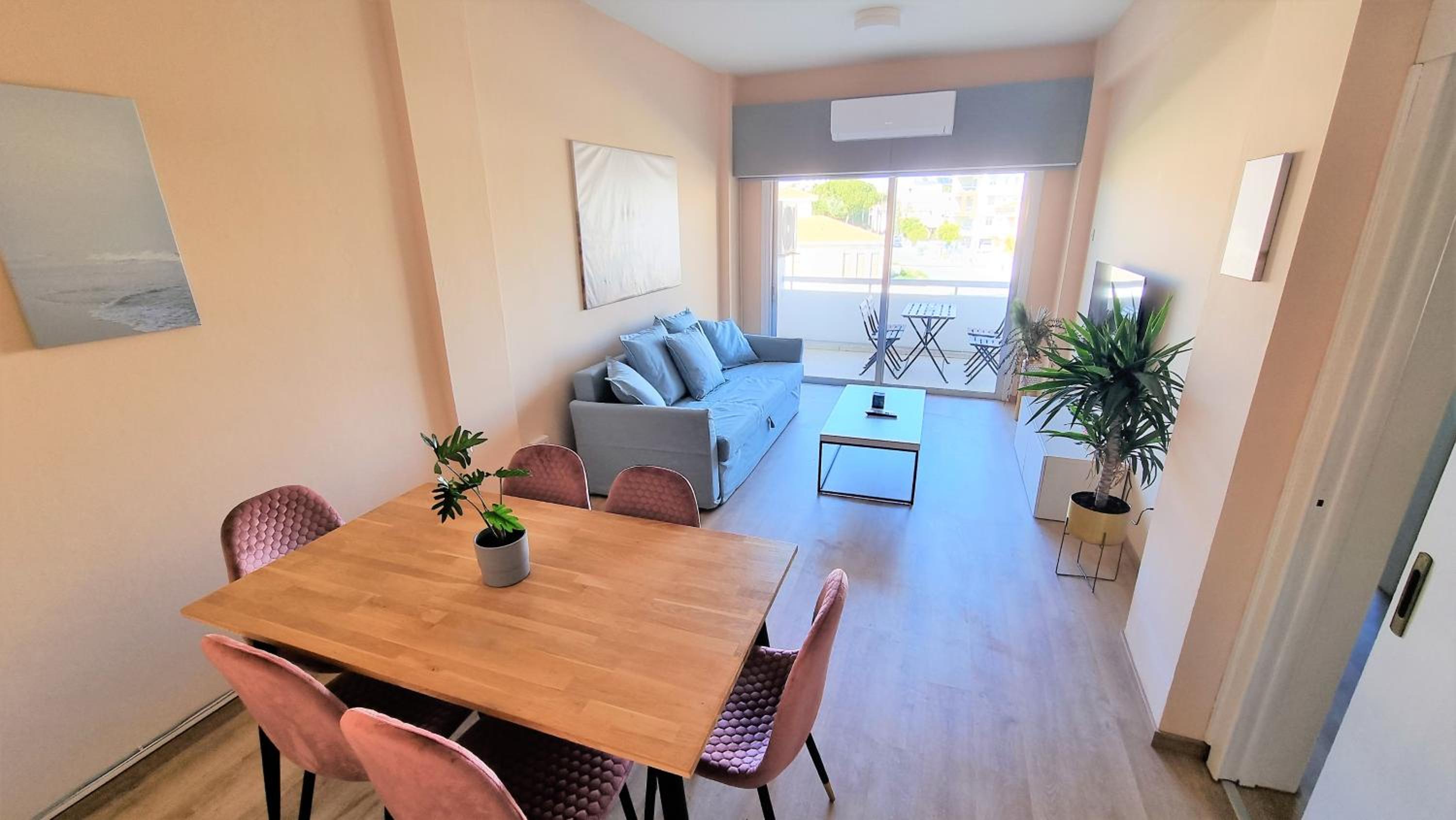 The Urban Oasis - Comfort 2br near the City Center, 200Mbit Internet and Smart TV