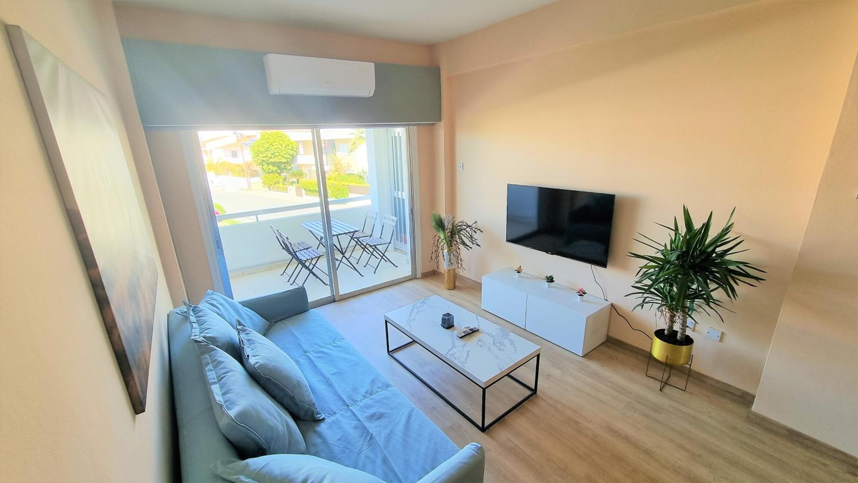 The Urban Oasis - Comfort 2br near the City Center, 200Mbit Internet and Smart TV