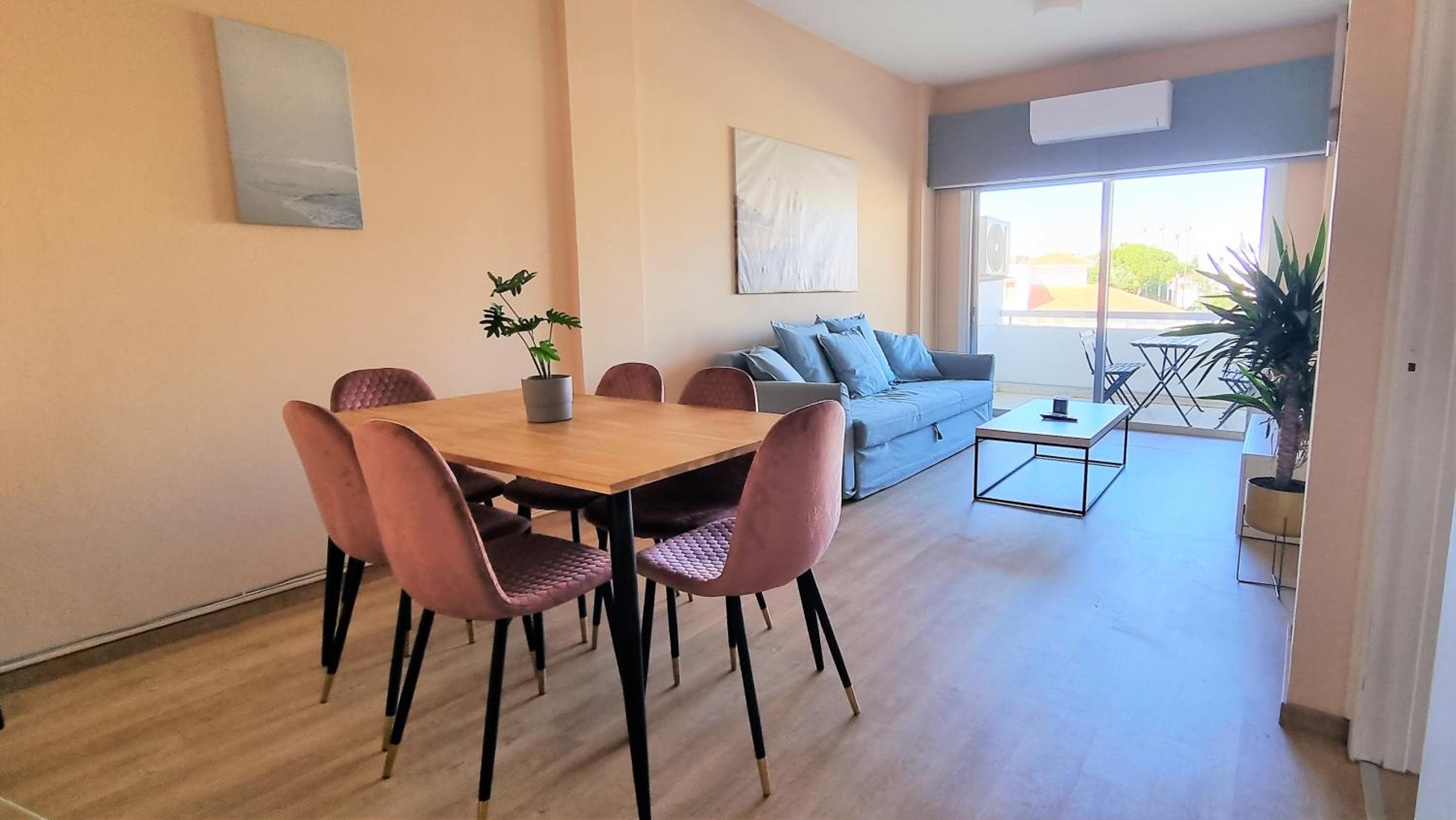 The Urban Oasis - Comfort 2br near the City Center, 200Mbit Internet and Smart TV