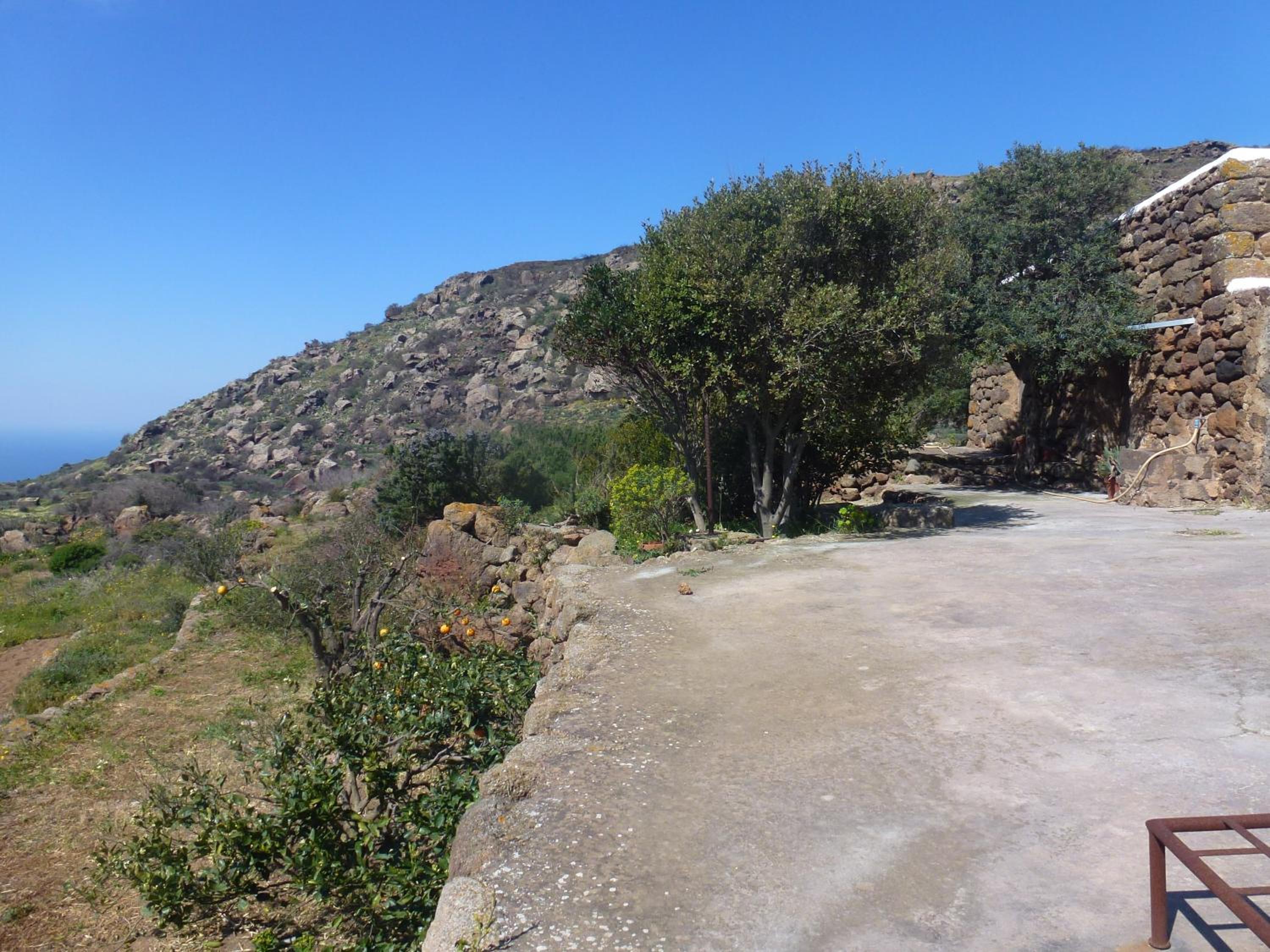 Dammusi IL SERRALH -Pantelleria-