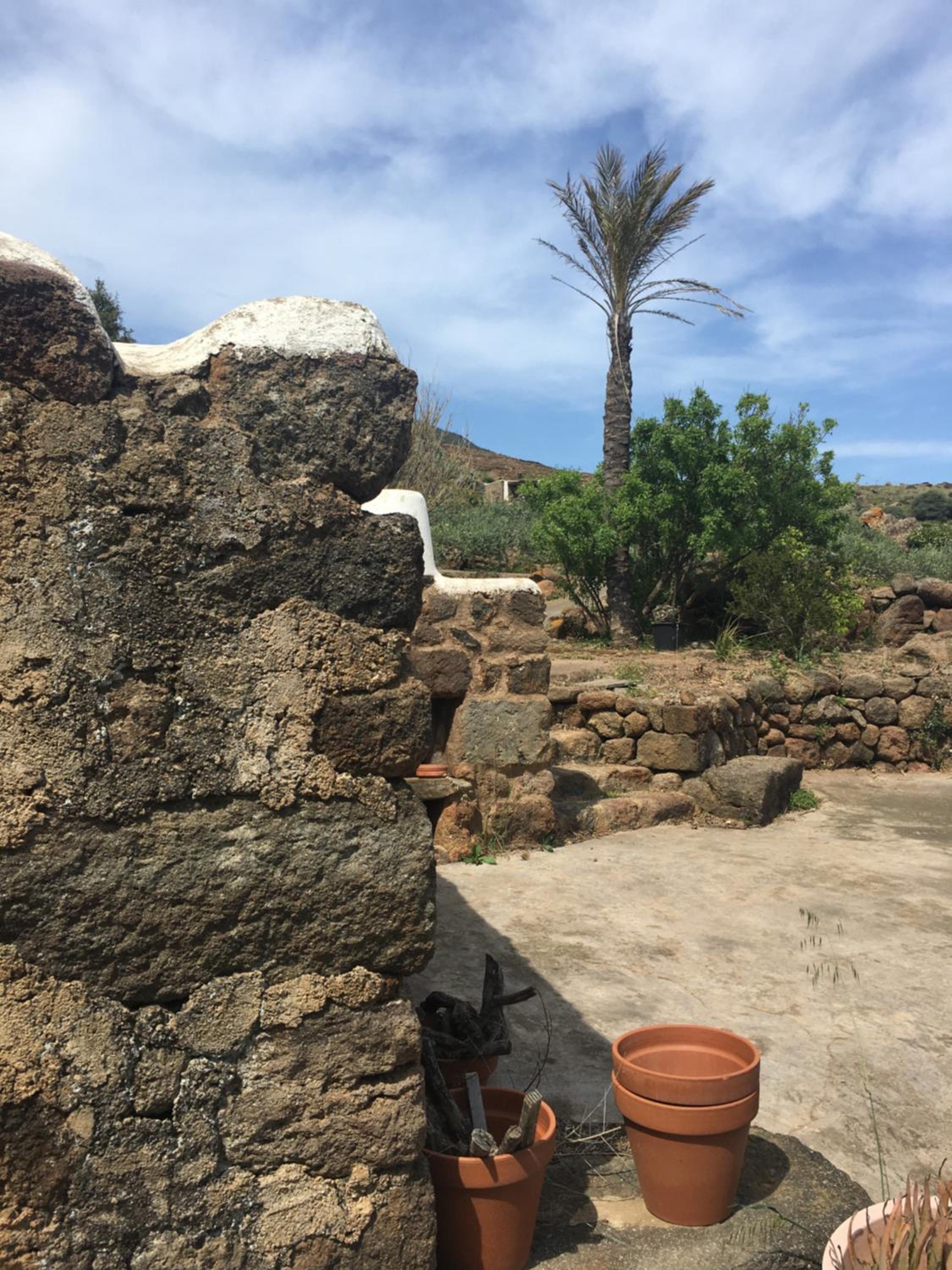 Dammusi IL SERRALH -Pantelleria-