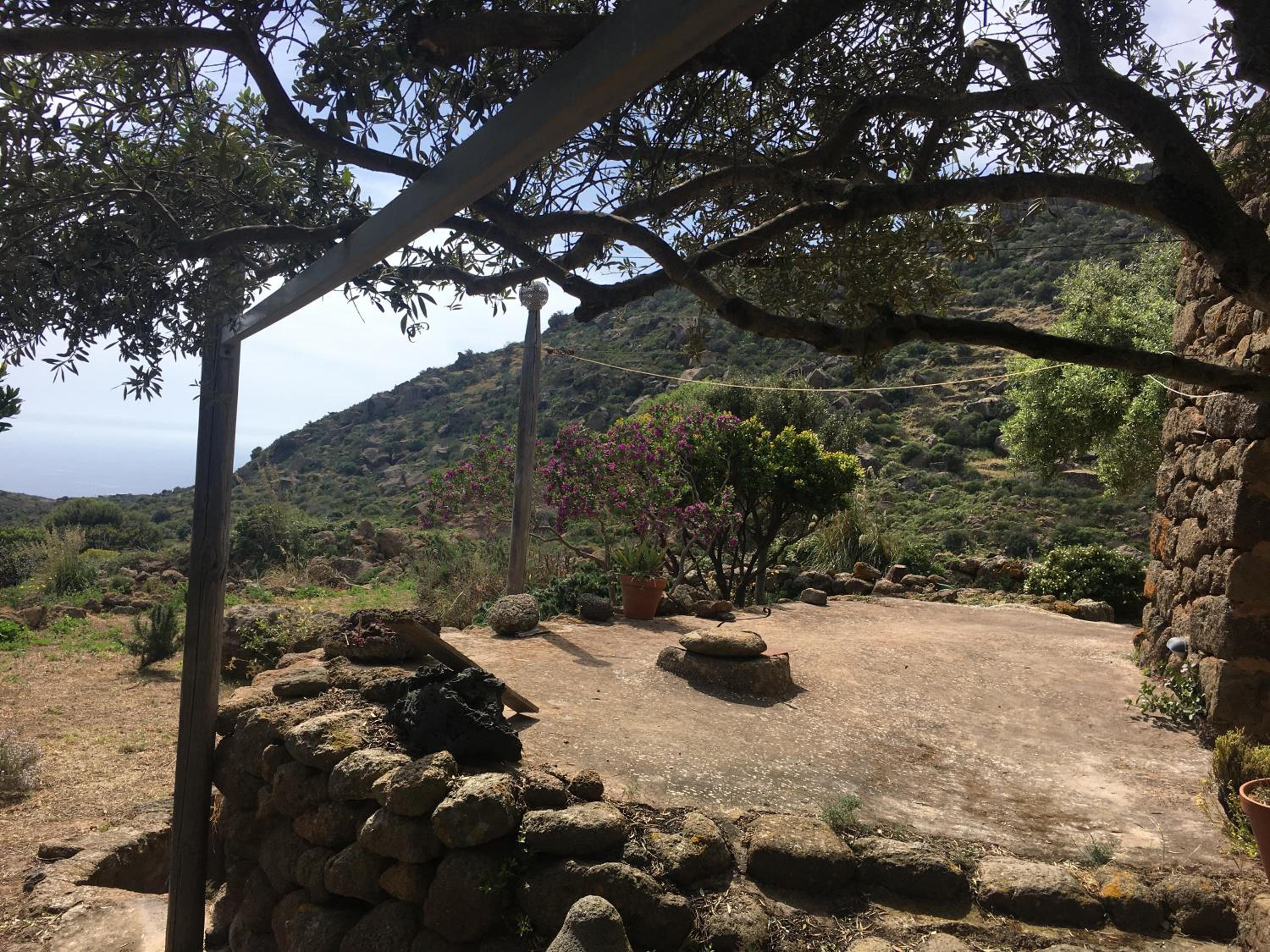 Dammusi IL SERRALH -Pantelleria-