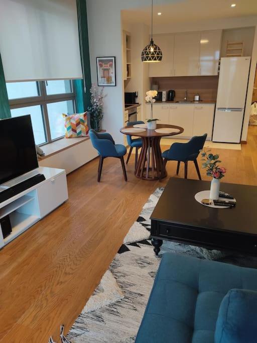 2-Bedroom Oasis in the heart of the Waterfront