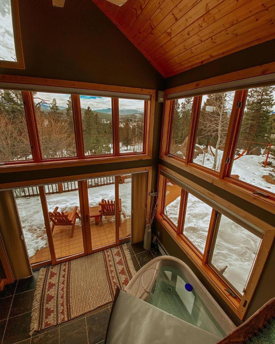 Romantic Mountain Cabin for 2 view 3