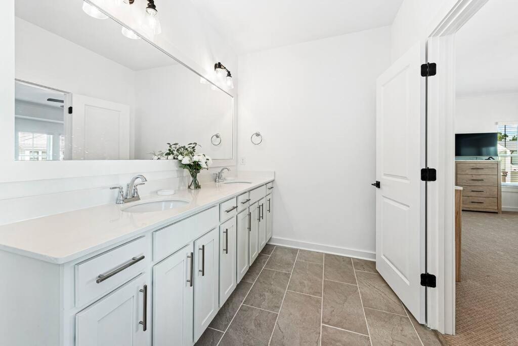 Orange Beach Luxury Home - Close to Beach & Attractions view 5