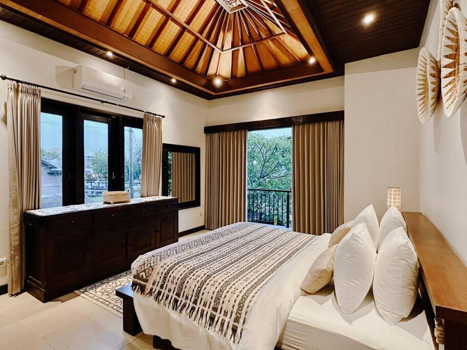 Villa Sriwedari - Seminyak