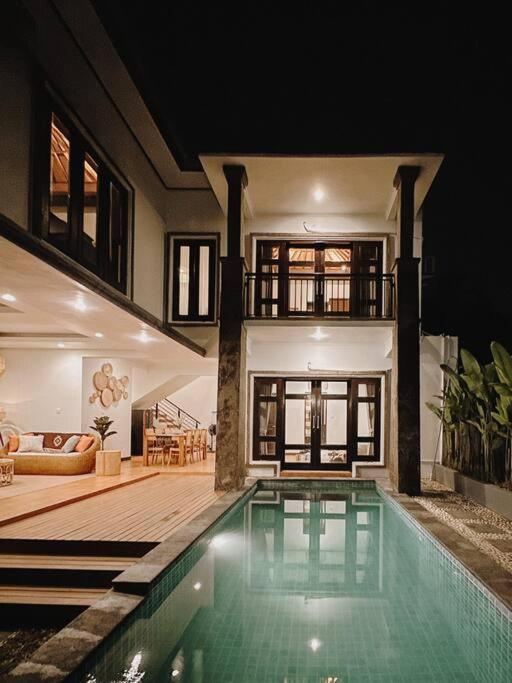 Villa Sriwedari - Seminyak