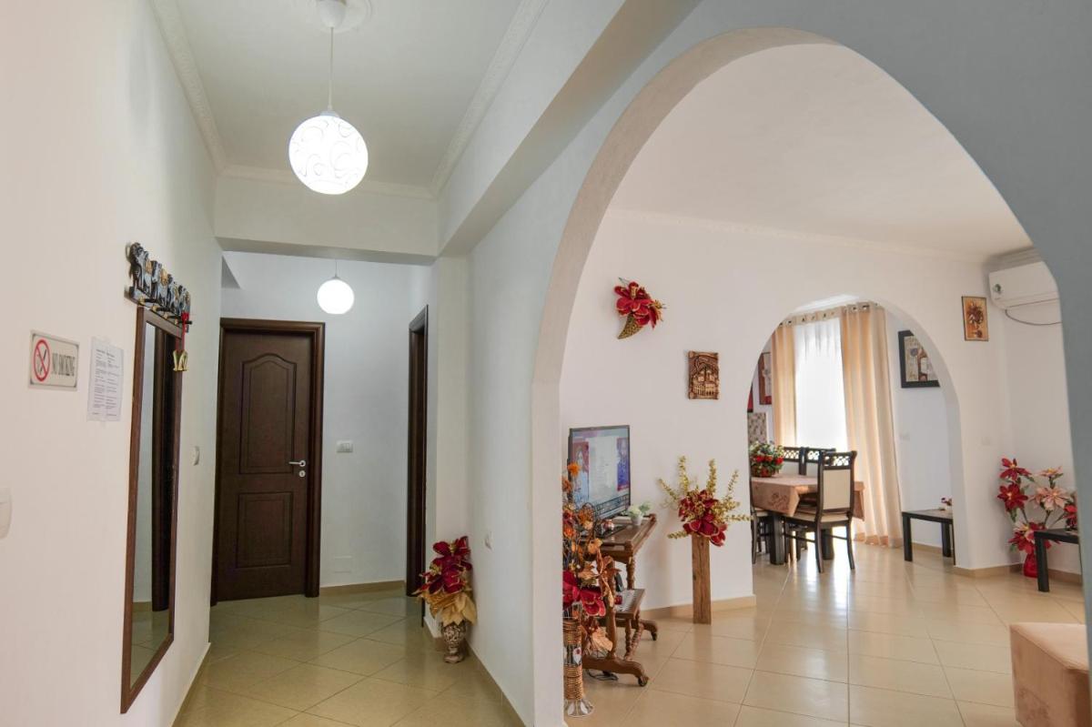 Kristal Apartments