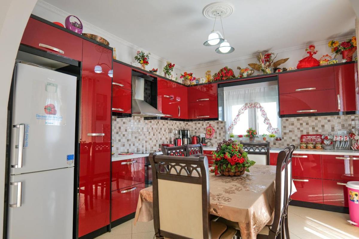 Kristal Apartments
