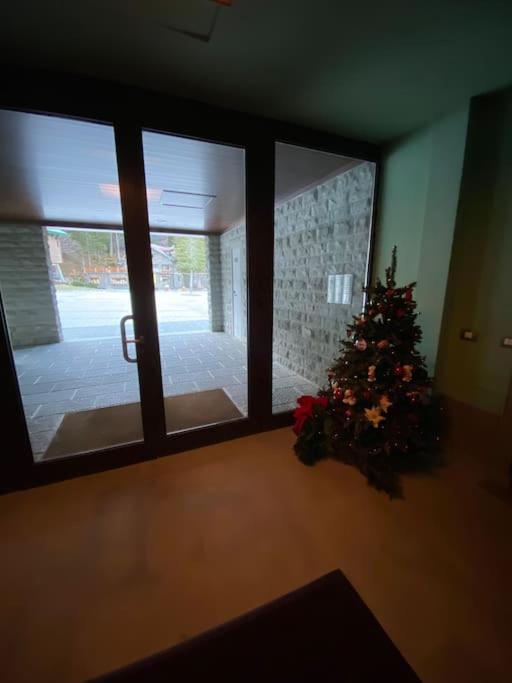 la casetta sulla neve