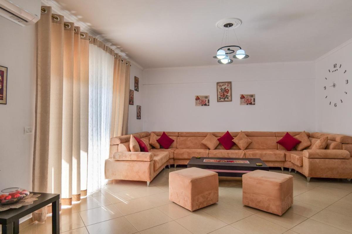 Kristal Apartments