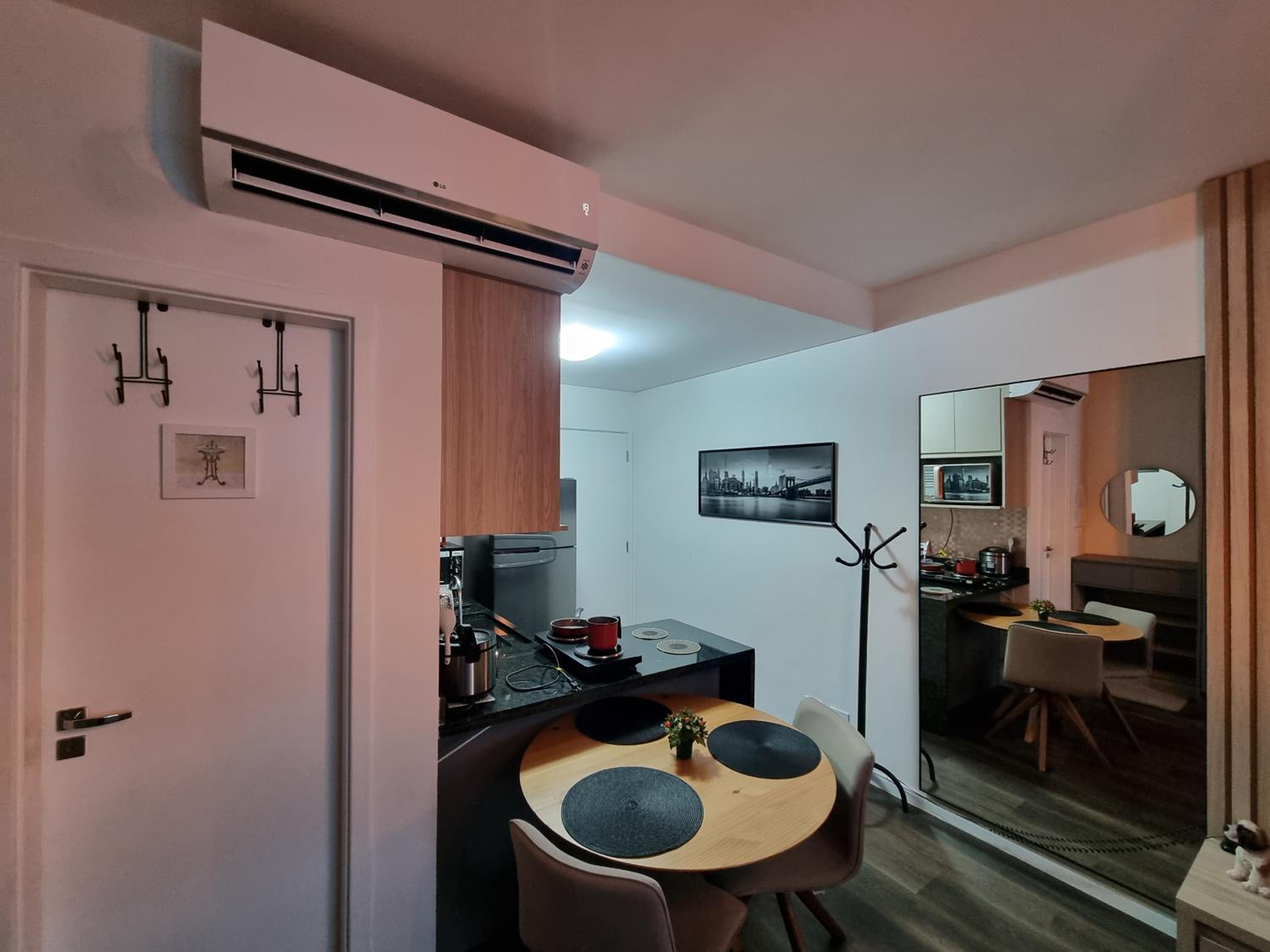 Flat luxo, mobiliado c/ ar, wi-fi, pisc. e academia