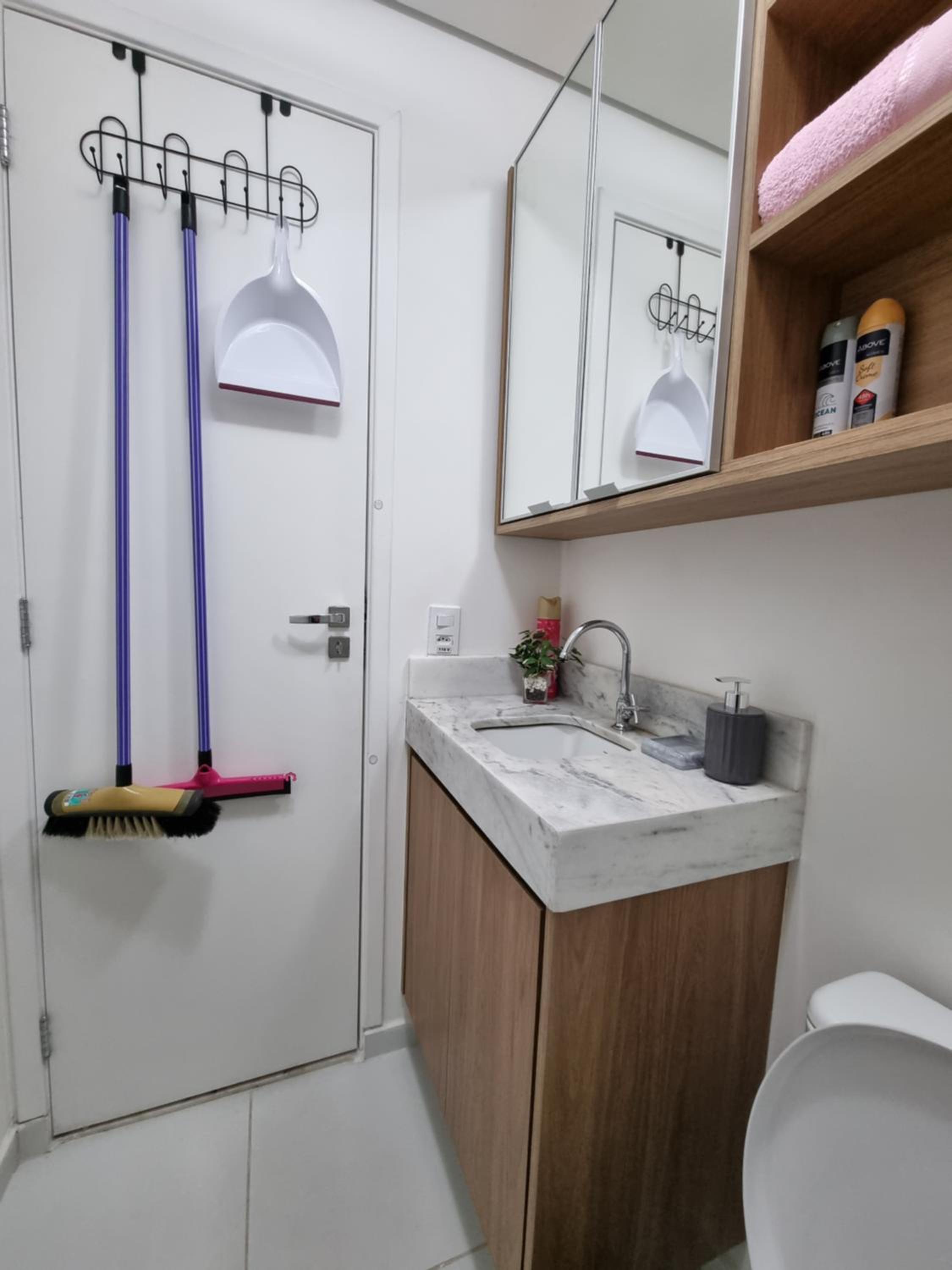 Flat luxo, mobiliado c/ ar, wi-fi, pisc. e academia