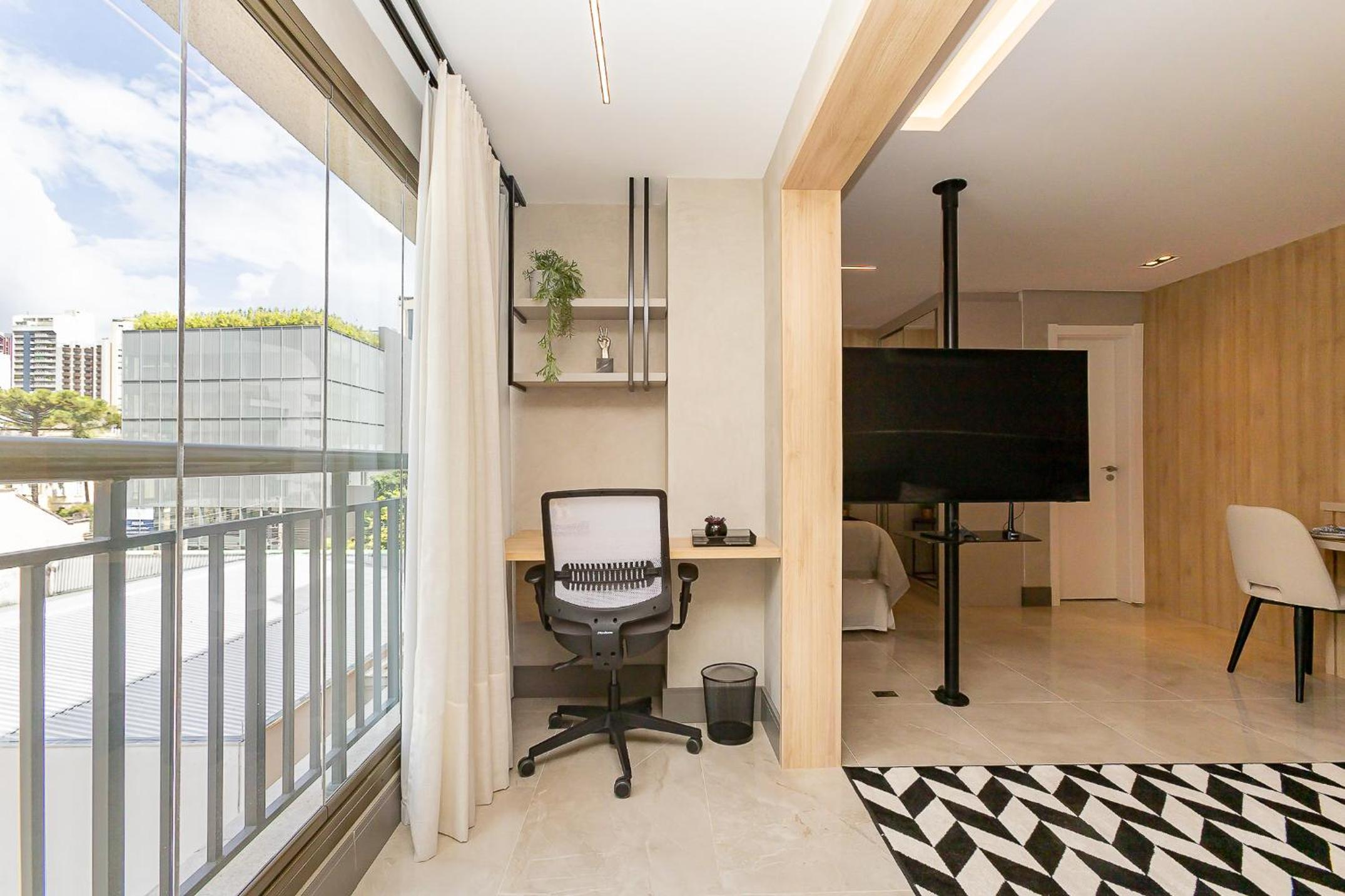 Luxuoso Apt Batel - 4 Minutos do Shopping Pátio Batel c/ Garagem, Piscina, Sauna e Academia