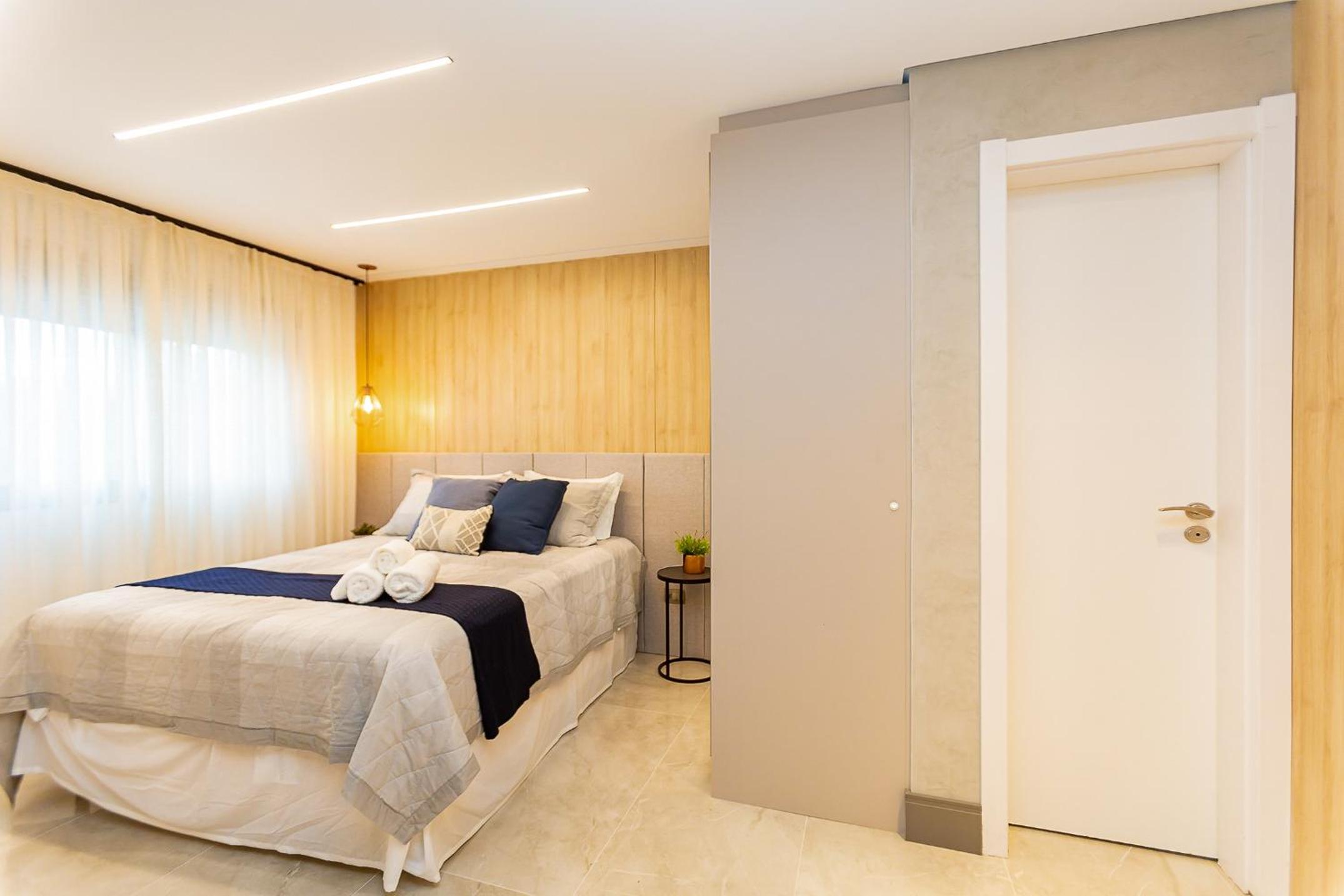 Luxuoso Apt Batel - 4 Minutos do Shopping Pátio Batel c/ Garagem, Piscina, Sauna e Academia