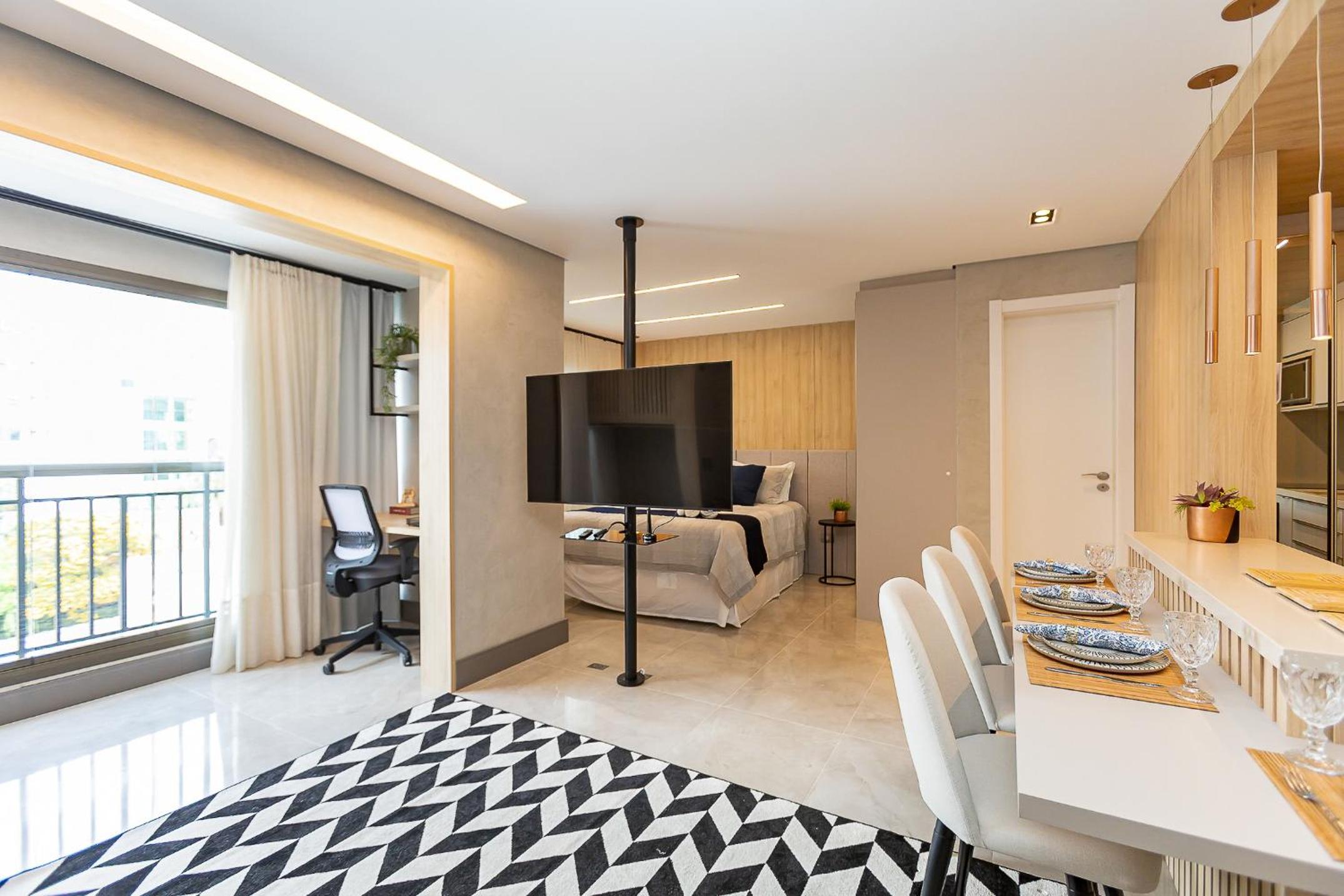 Luxuoso Apt Batel - 4 Minutos do Shopping Pátio Batel c/ Garagem, Piscina, Sauna e Academia
