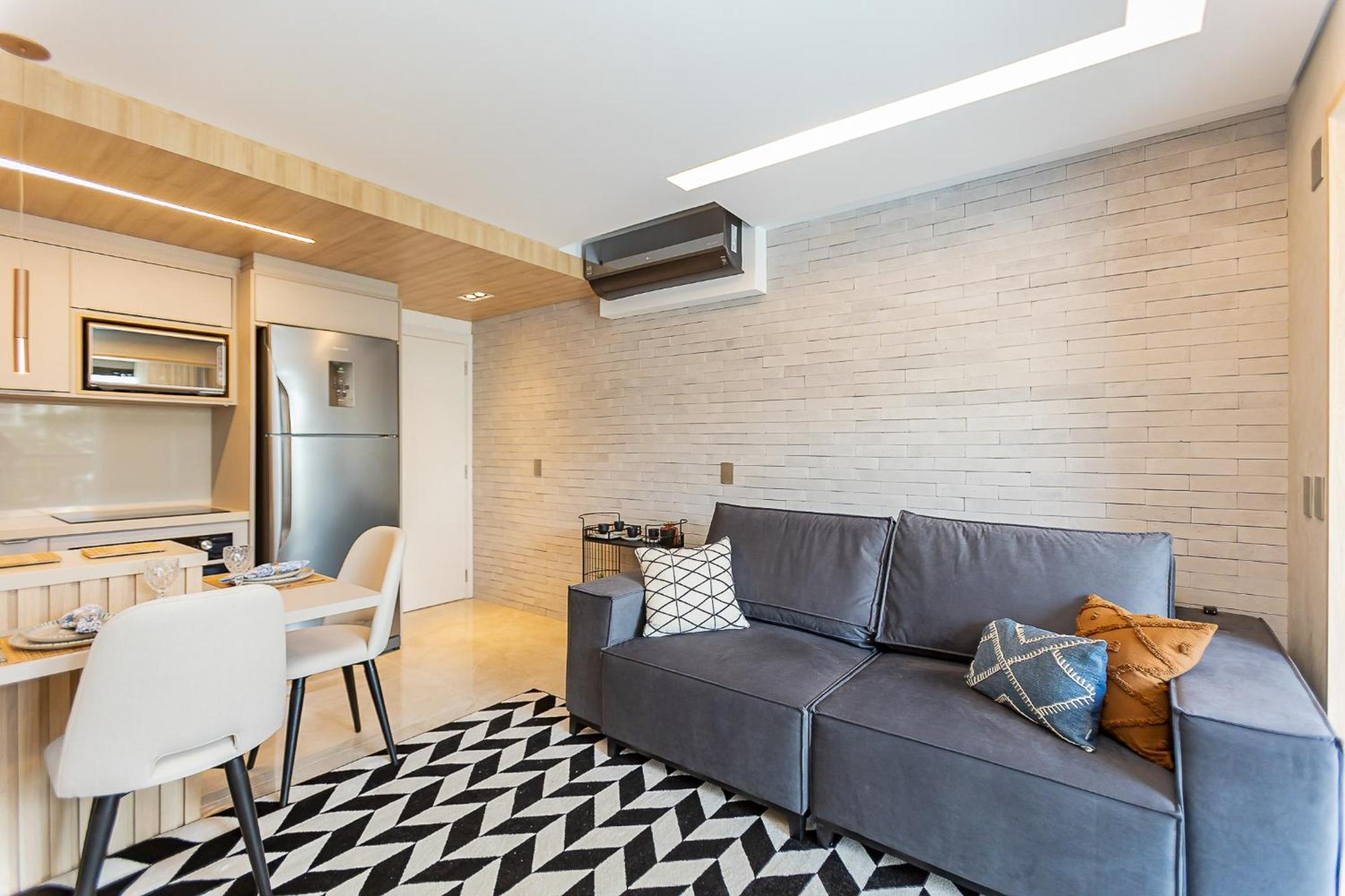 Luxuoso Apt Batel - 4 Minutos do Shopping Pátio Batel c/ Garagem, Piscina, Sauna e Academia