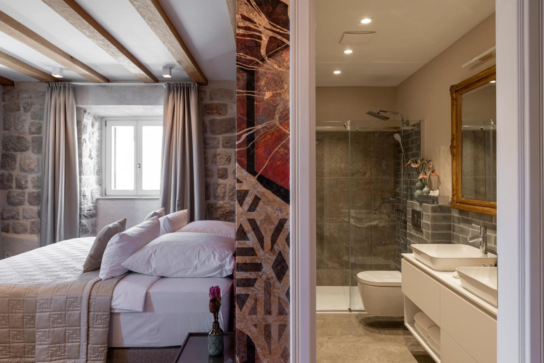Sea Rocks Residence
