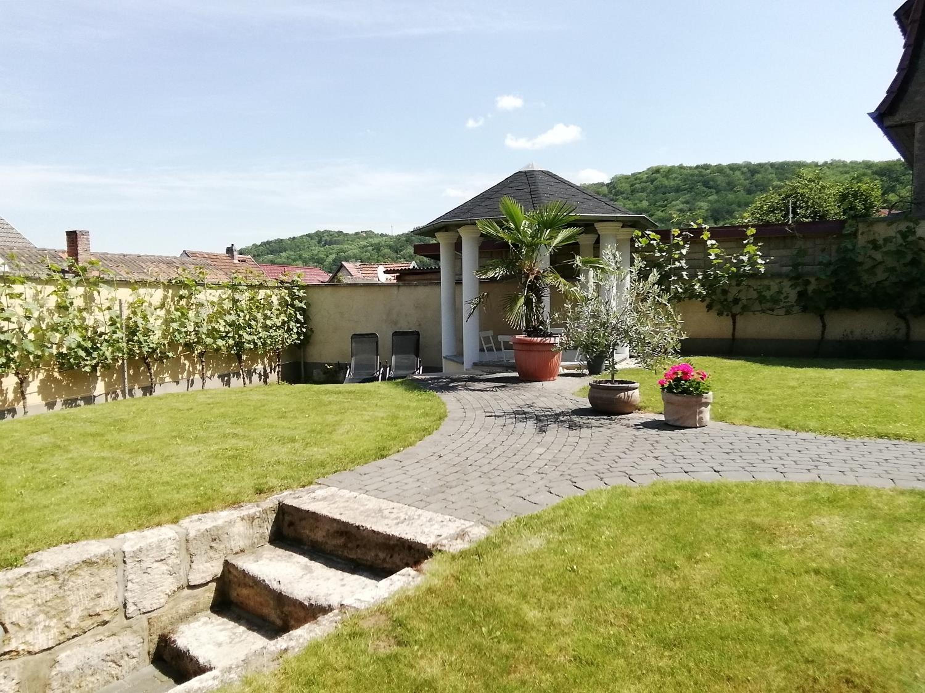 Haus Toskana, Kleines Ferienhaus im Toskanagarten