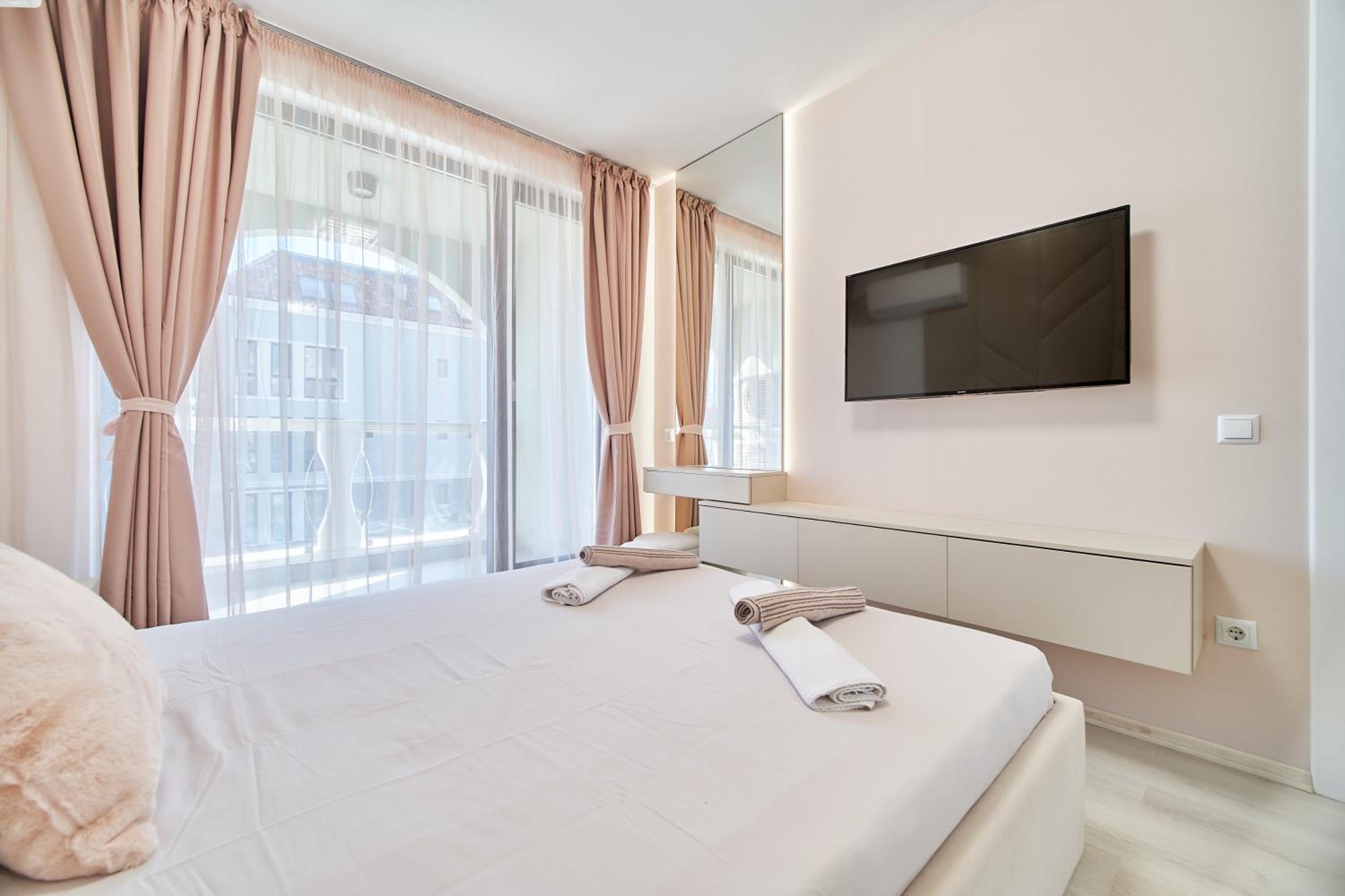Mediterranea Complex - LUXURY APARTMENT WITH SEA & POOL VIEW!
