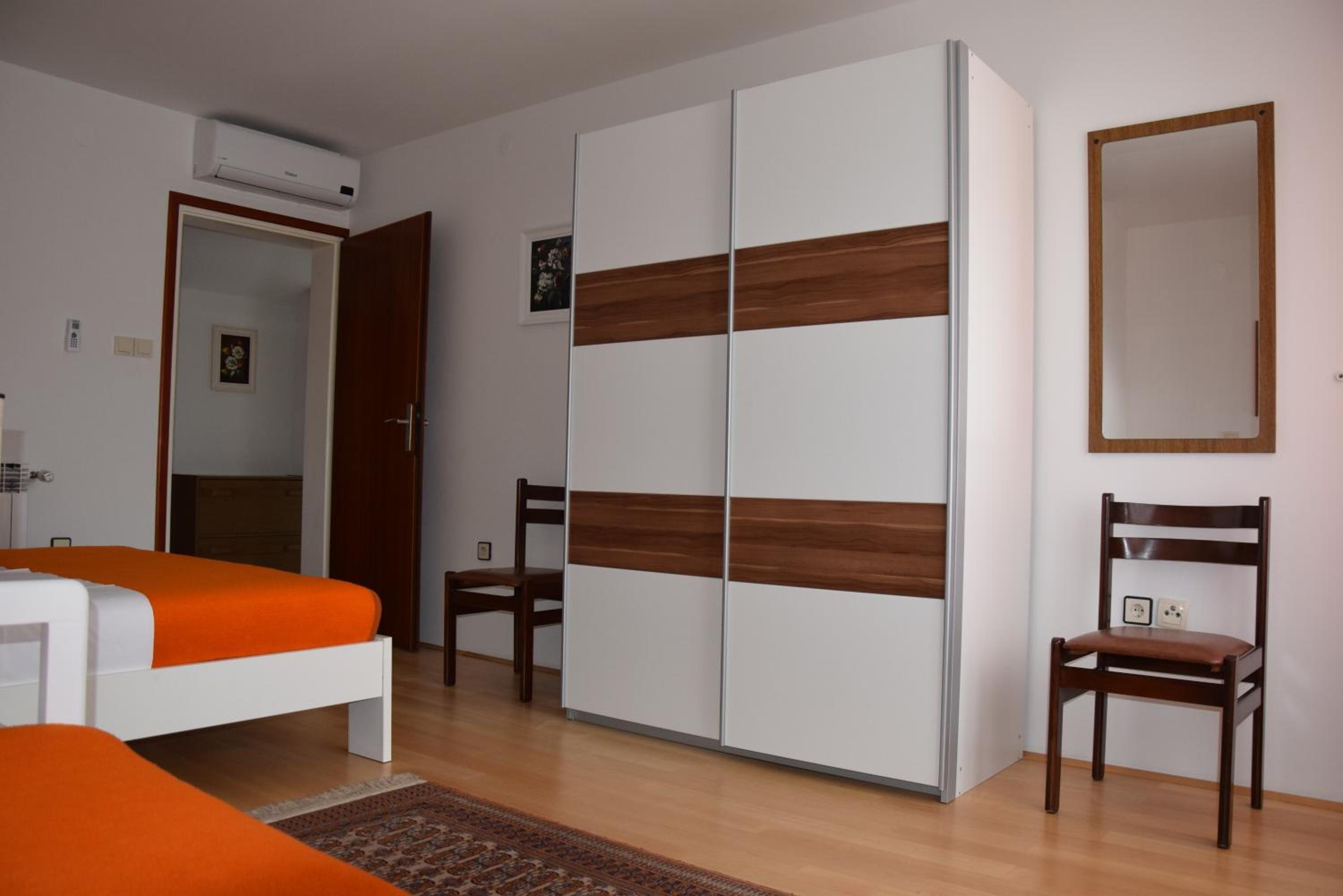 Apartments Crobeg
