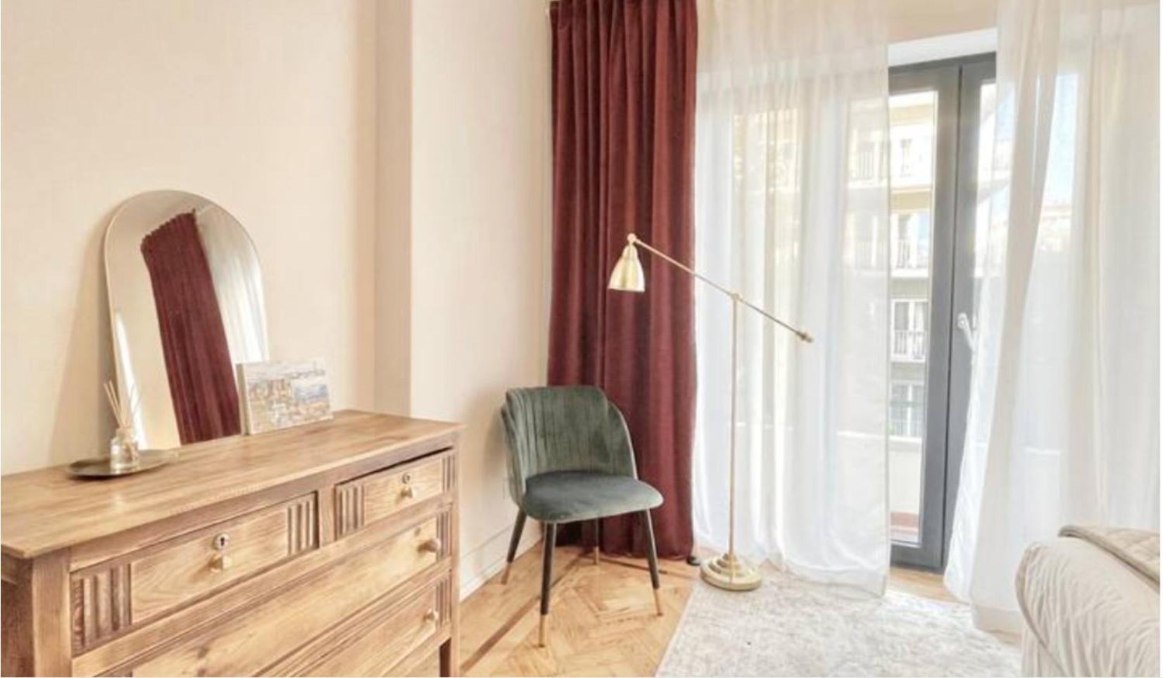 Valmor Avenue Vintage Chiq by Homeful view 5