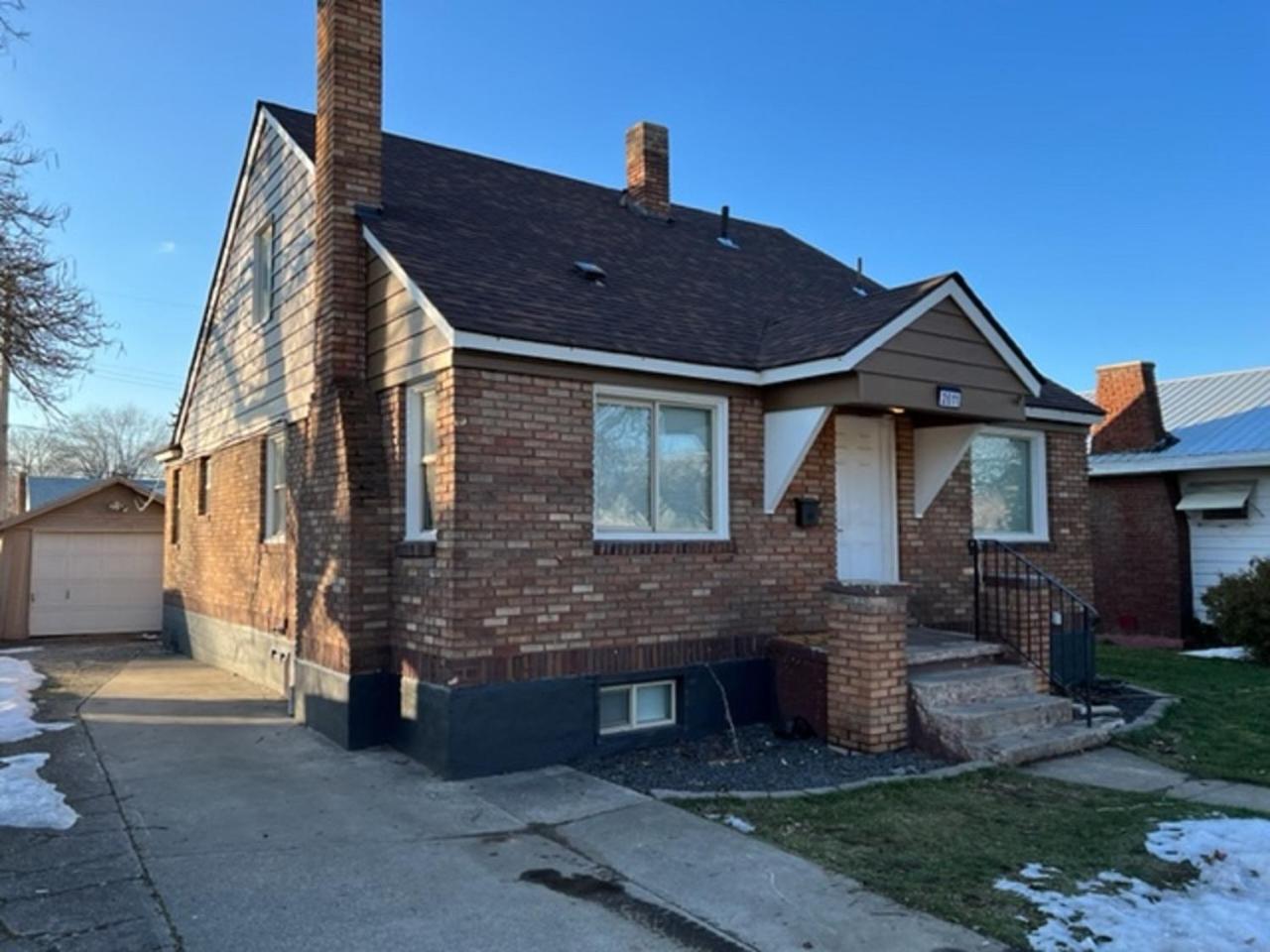 Hotel Charming Brick Home with bonus space & foosball - Image 1