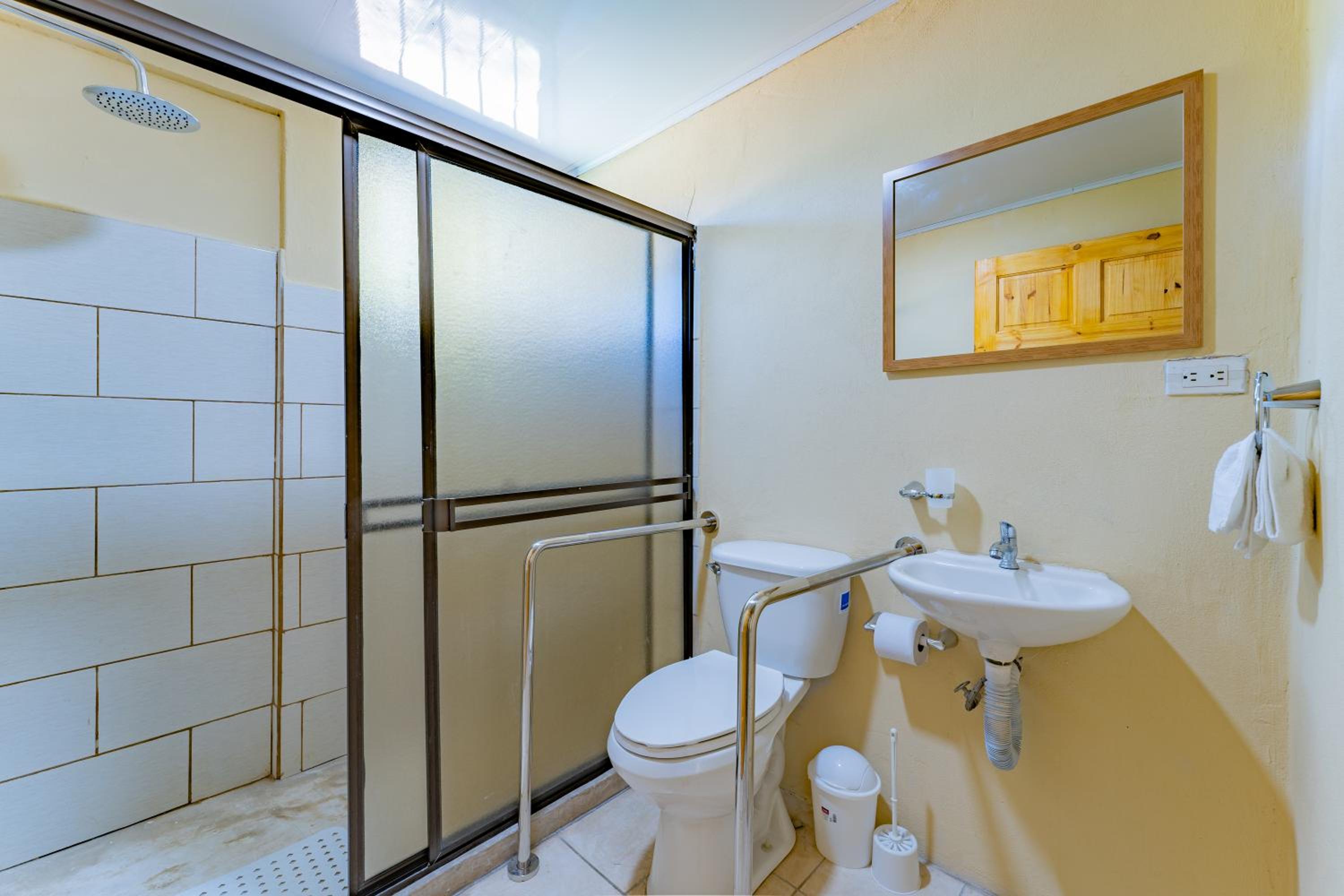 Hotel El Cocobolo Food&Rest Room 7 B&B WiFi AC Pkg Free Swimmingpool