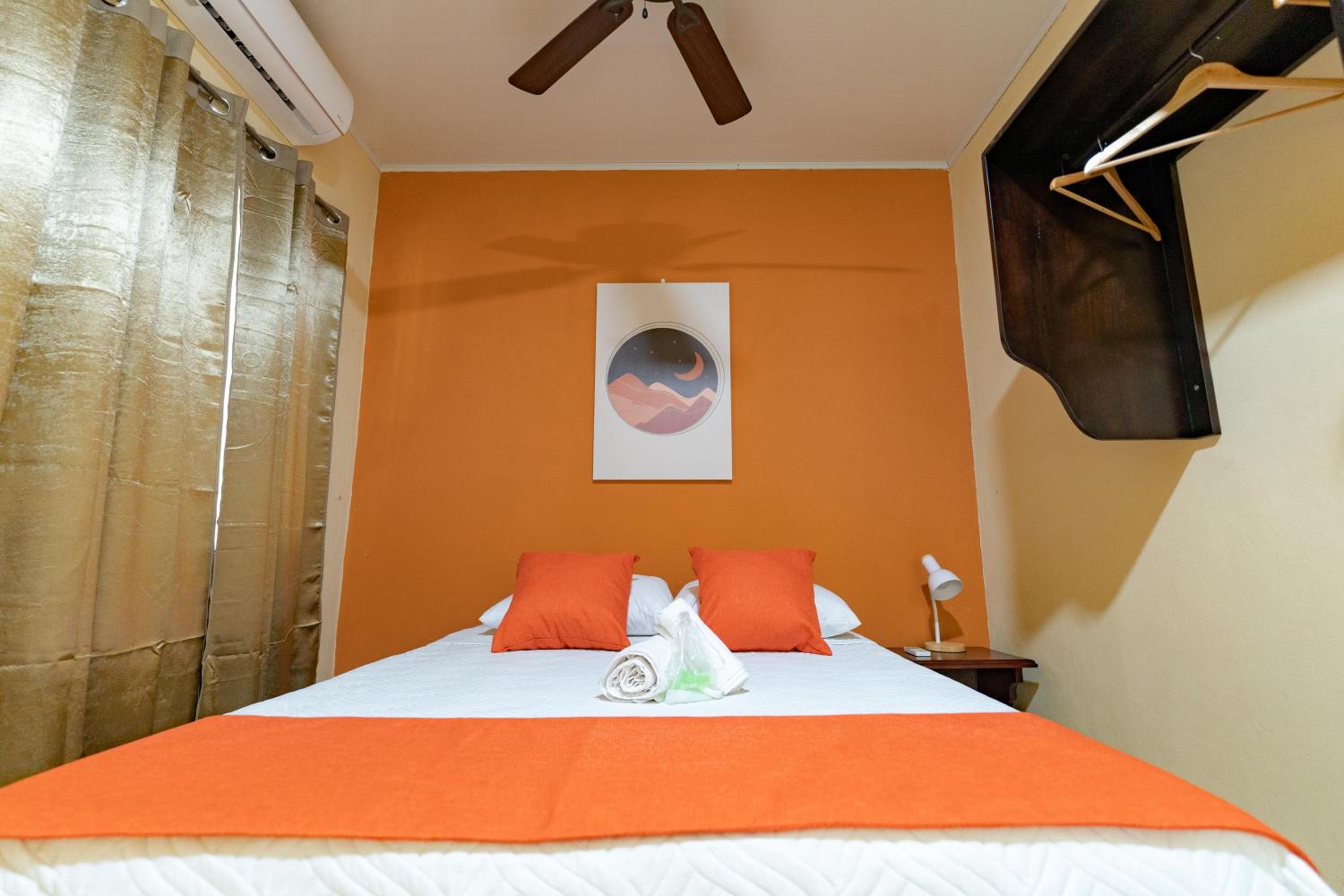 Hotel El Cocobolo Food&Rest Room 7 B&B WiFi AC Pkg Free Swimmingpool