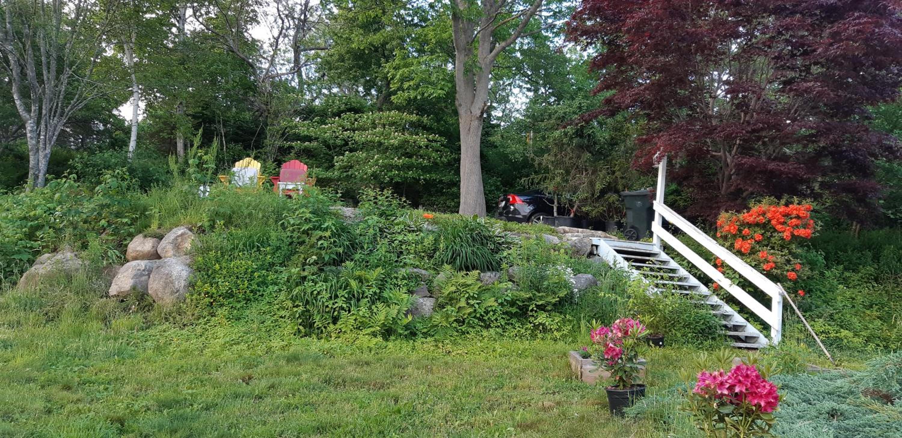 Oceanfront Garden Cottage - Gateway to Attractions and Towns, Private Cove Mooring