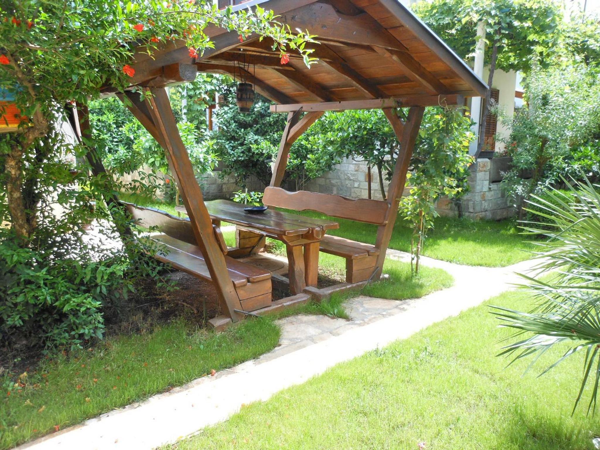 Photo 6