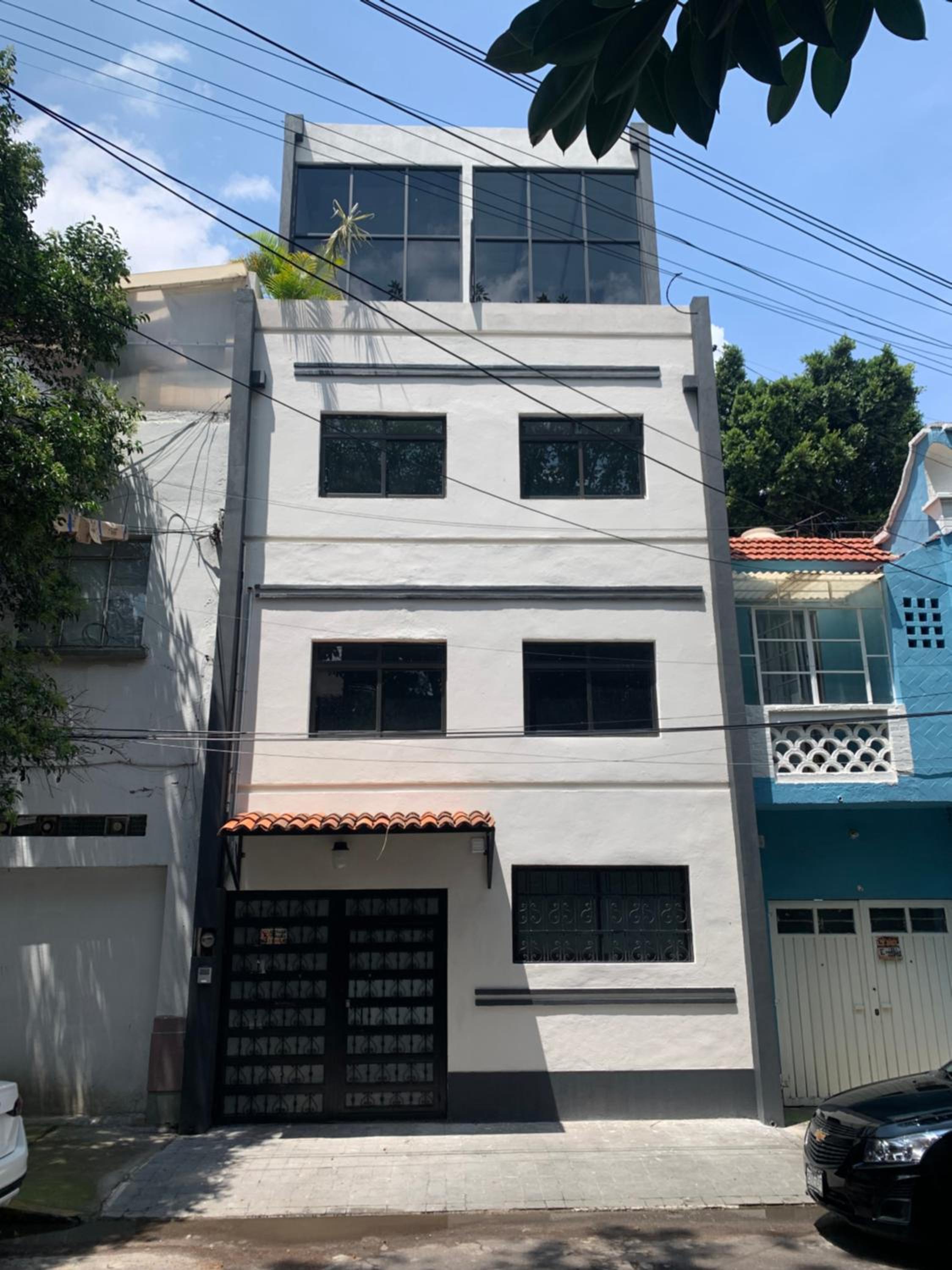 Buganvilias 22 — Mexico City