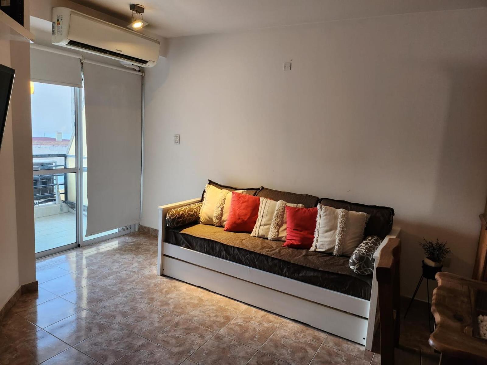 Departamento Alberdi Completo con Cochera