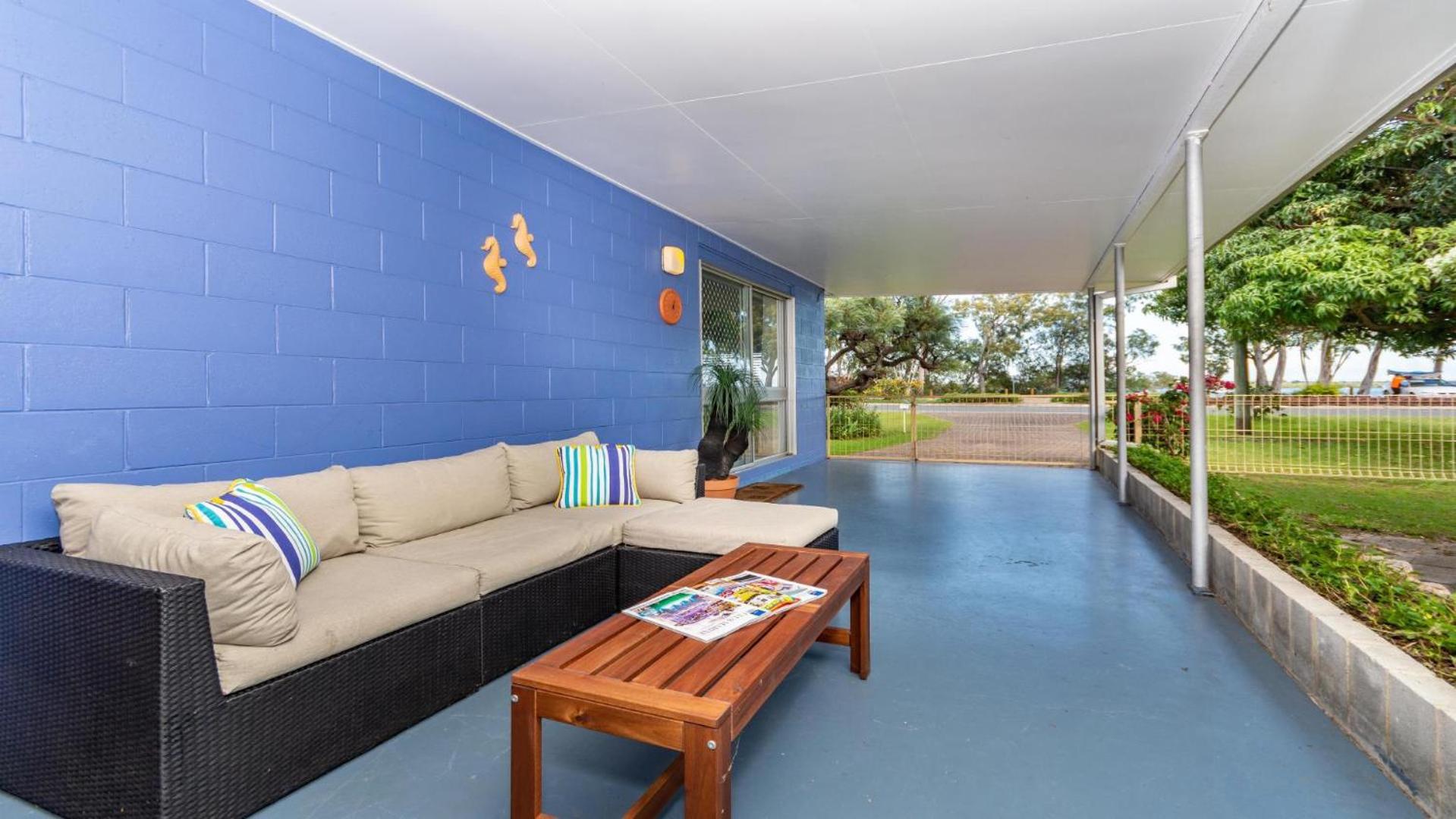 Bribie Beach House, Waterfront directly across the road - Solander Esp, Banksia Beach
