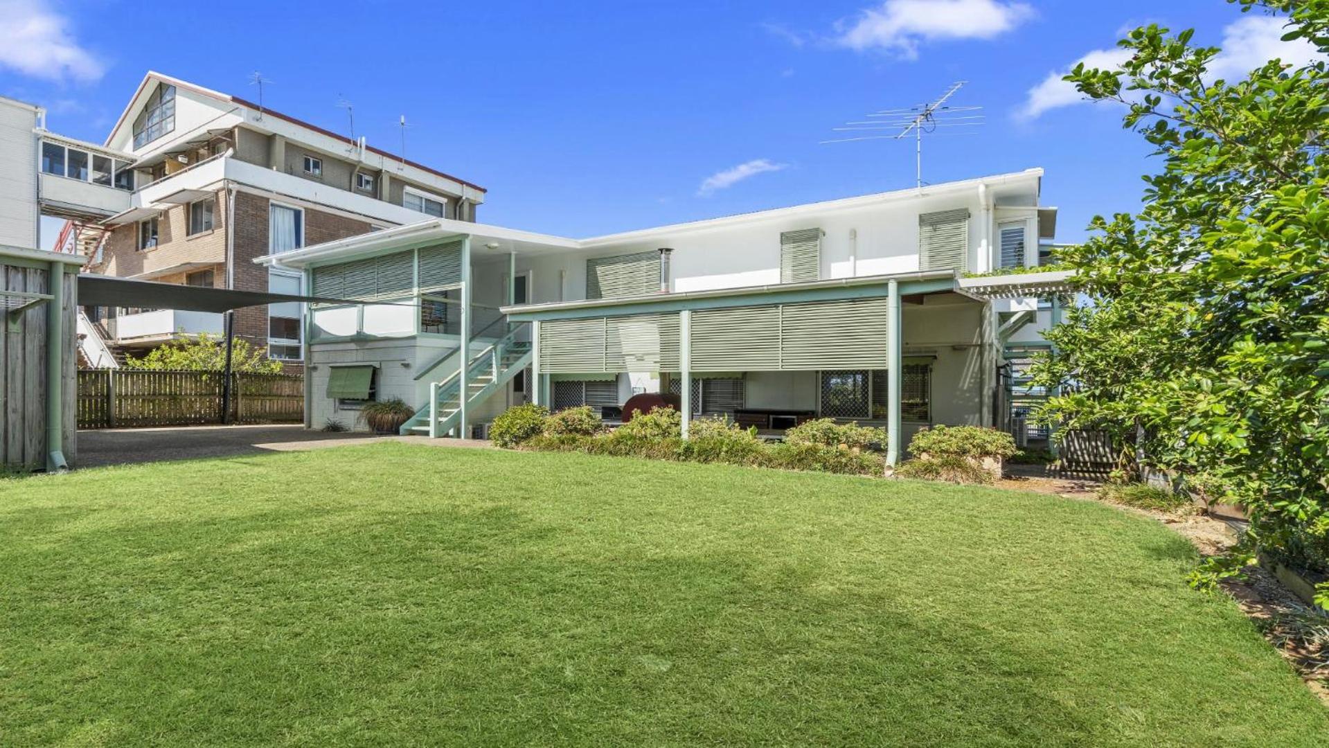 Woorim Beach House with Water Views