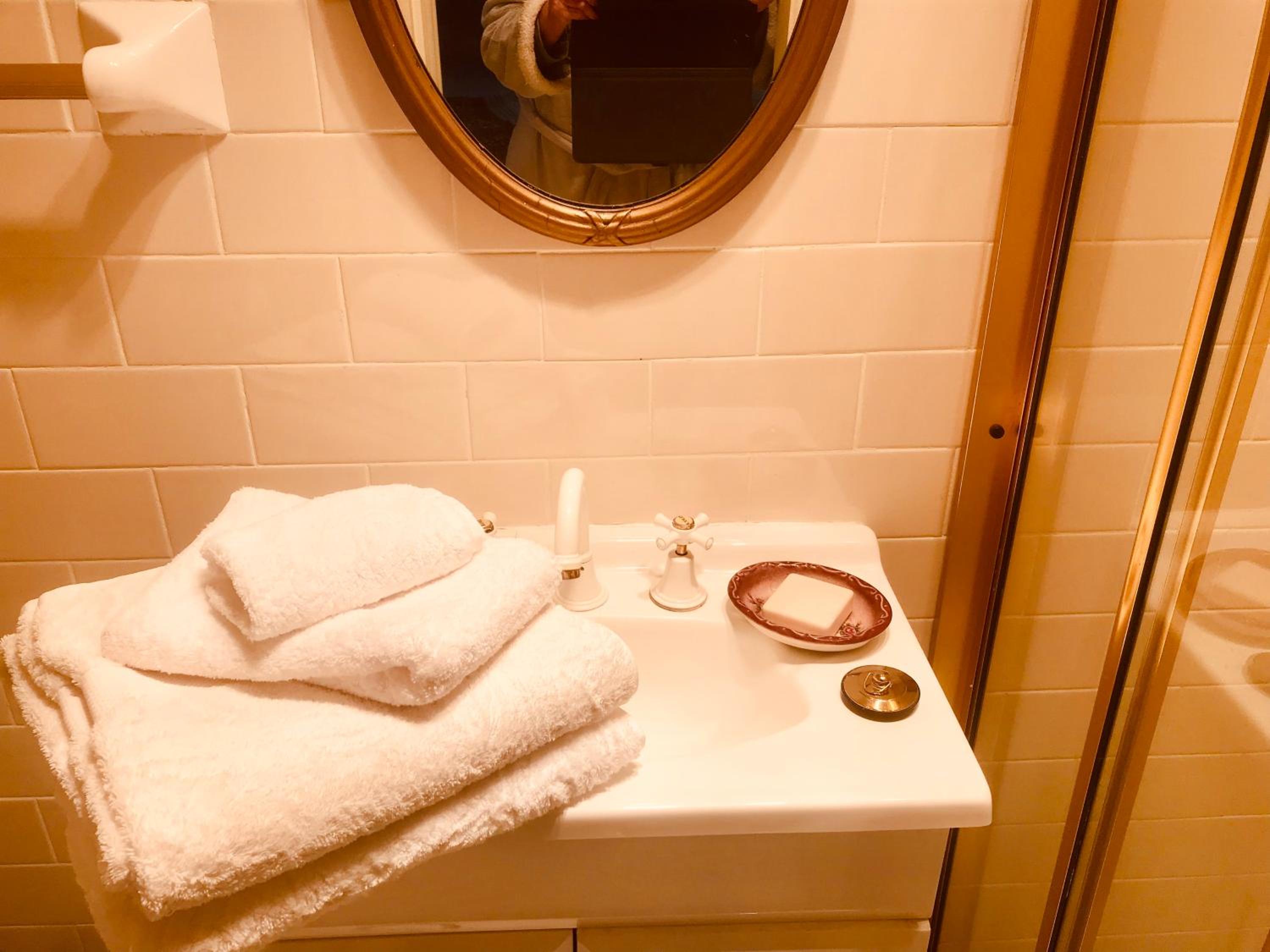 Hawk's Nest Bed & Breakfast