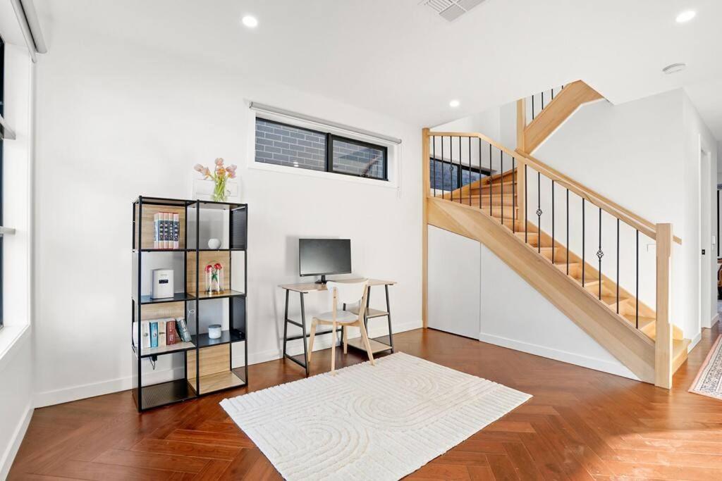 Exquisite 2BR Townhouse In The Heart of Doncaster