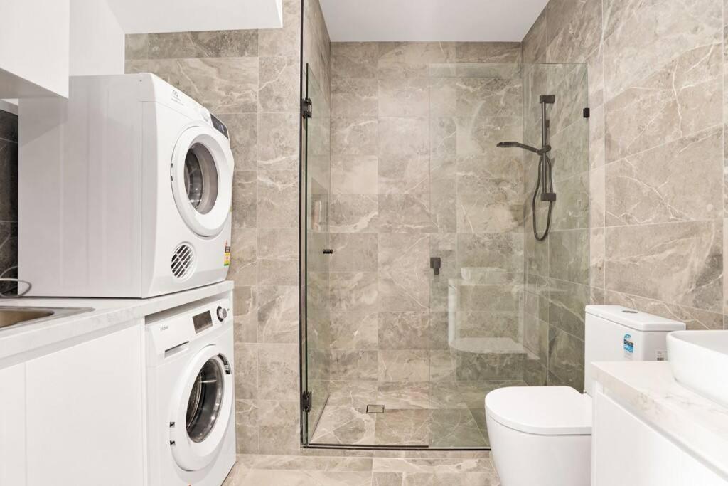 Exquisite 2BR Townhouse In The Heart of Doncaster