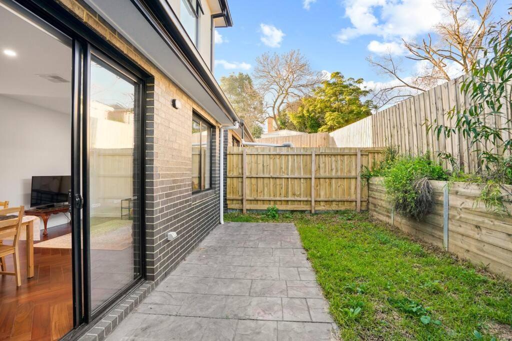 Exquisite 2BR Townhouse In The Heart of Doncaster