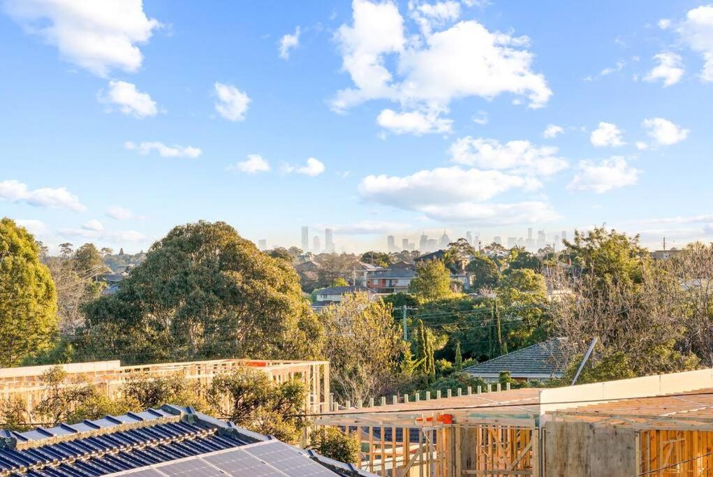 Exquisite 2BR Townhouse In The Heart of Doncaster