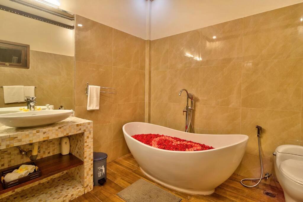 Uluwatu Huge 6 Bed Spa Villa - G8 views & Child Friendly view 4