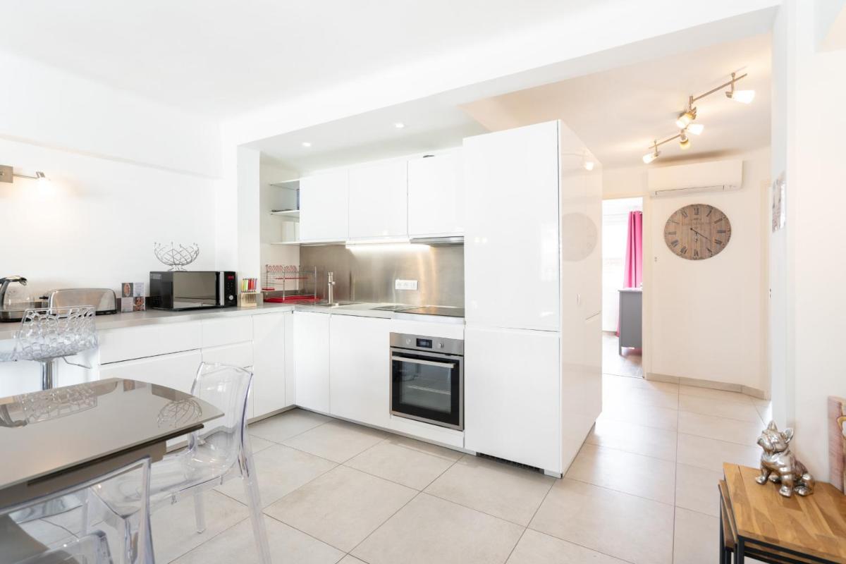 Cannes premium 3 BR 2 bath fully renovated heart of town by Olam Properties view 4