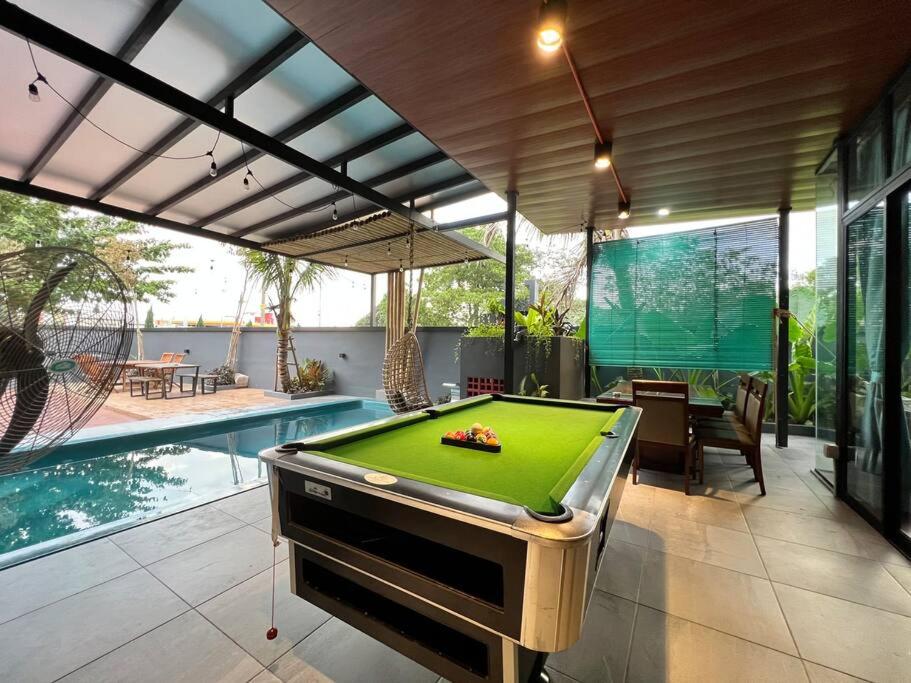 The Riimbun . Private Pool . BBQ . Karaoke