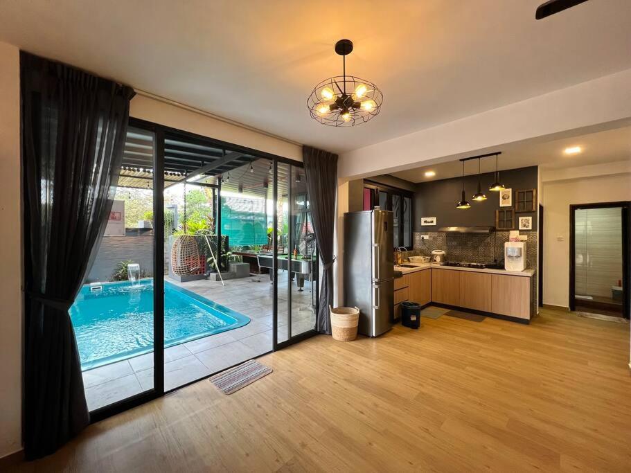 The Riimbun . Private Pool . BBQ . Karaoke