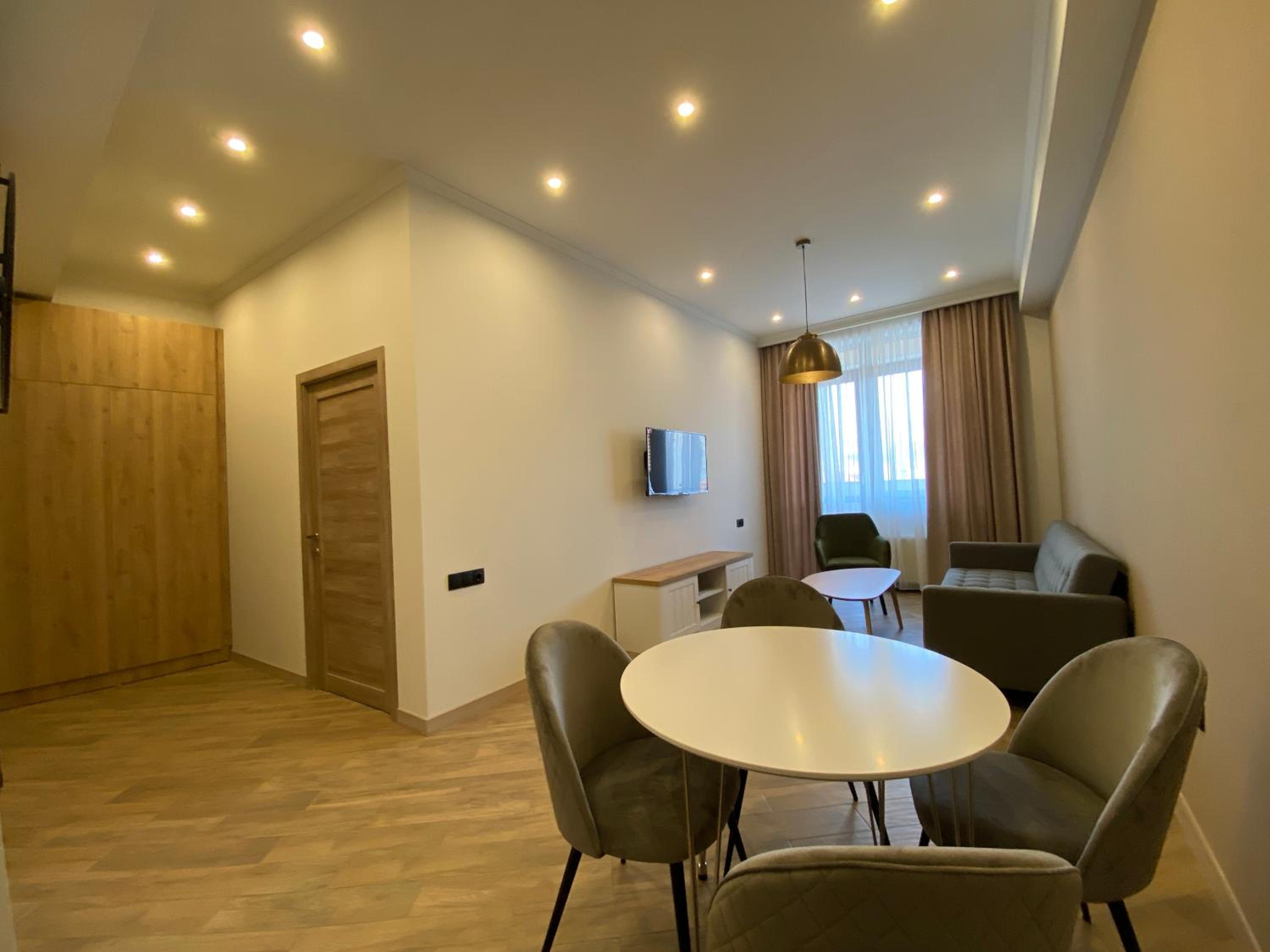 Derenik Demirtchyan , Modern, New Euro renovated apartment with balcony DE144