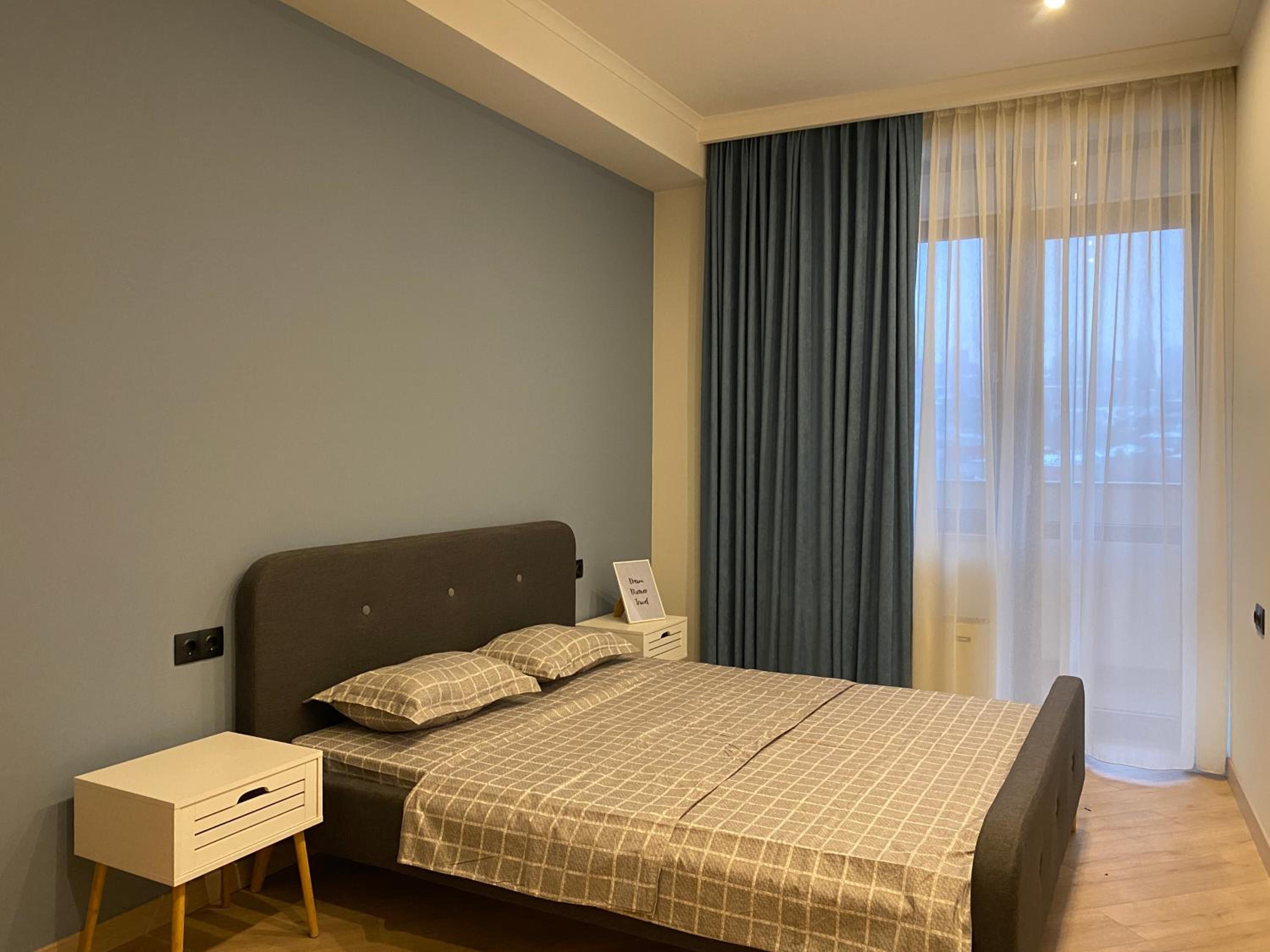 Derenik Demirtchyan , Modern, New Euro renovated apartment with balcony DE144