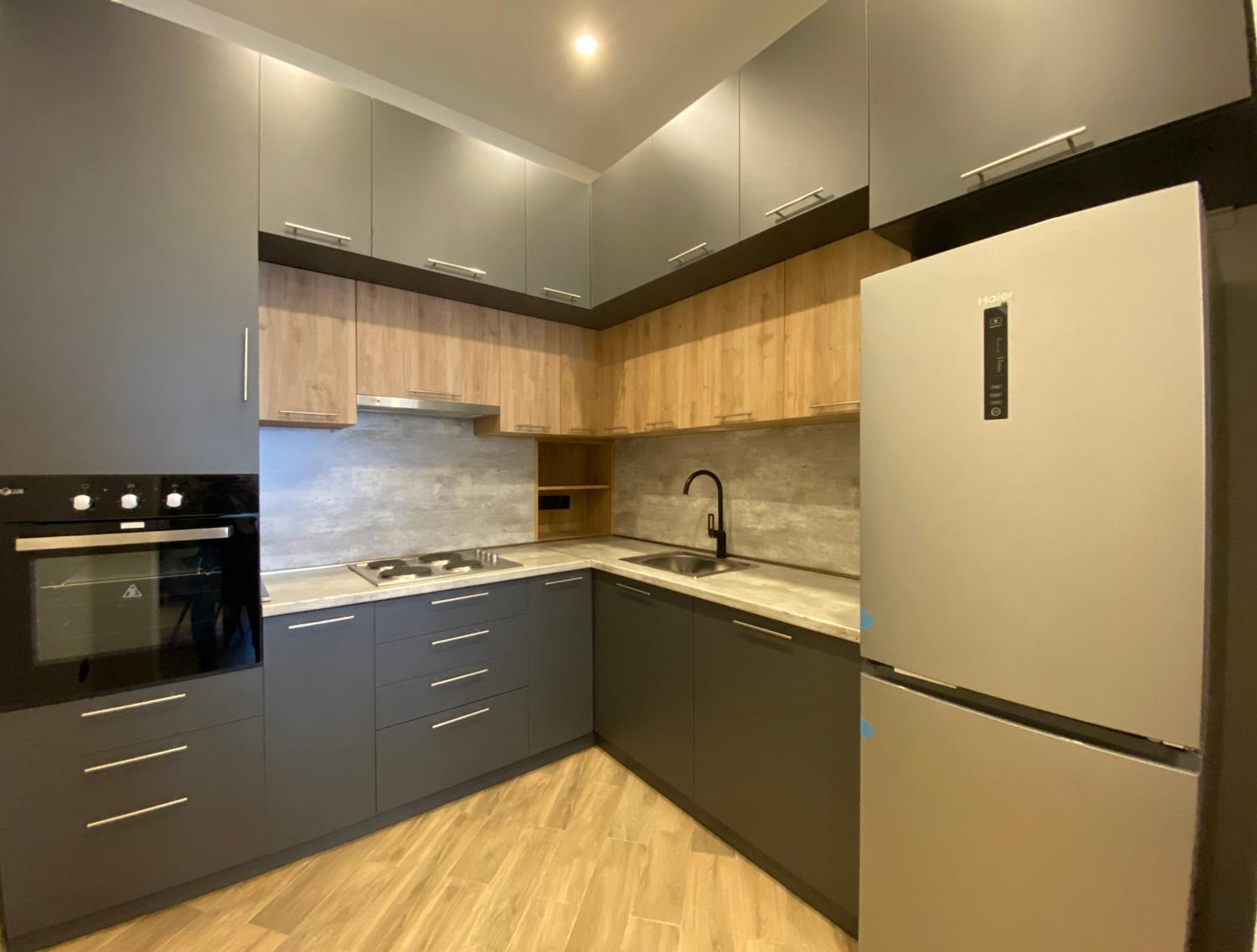 Derenik Demirtchyan , Modern, New Euro renovated apartment with balcony DE144
